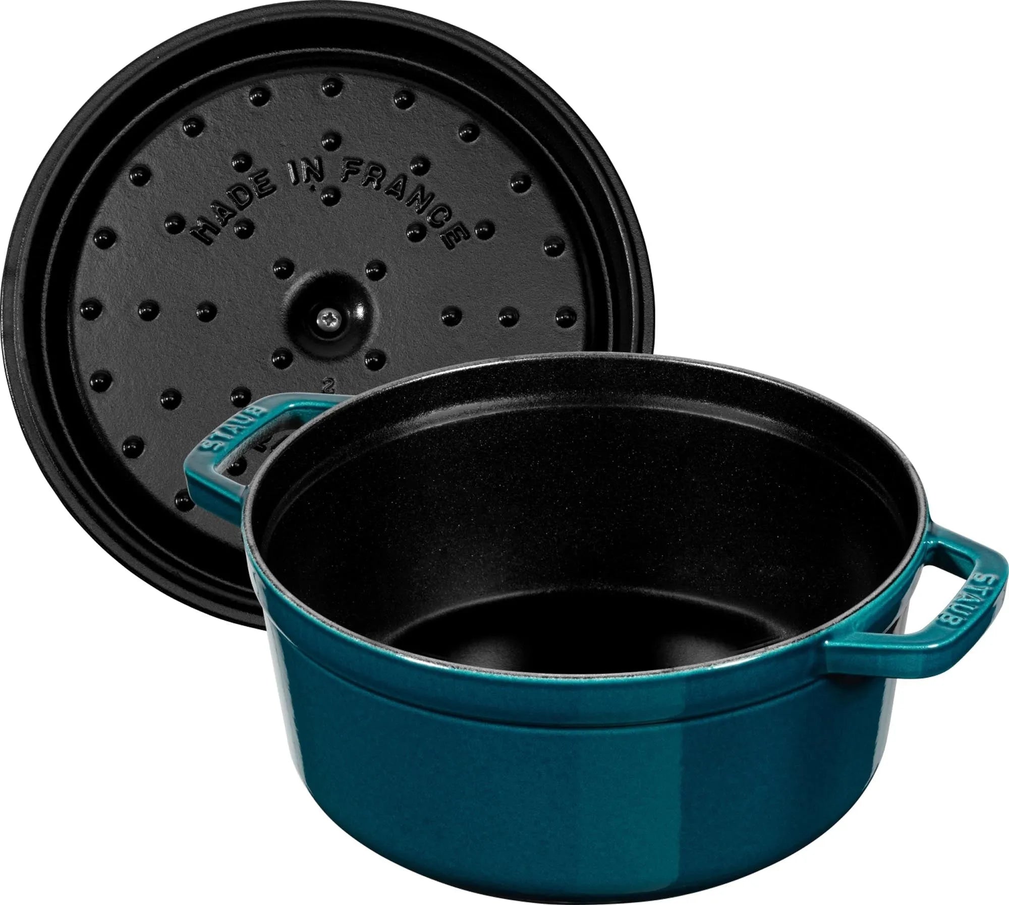 Staub Cocotte 3.8l: Perfekt für saftige Schmorgerichte und Suppen.