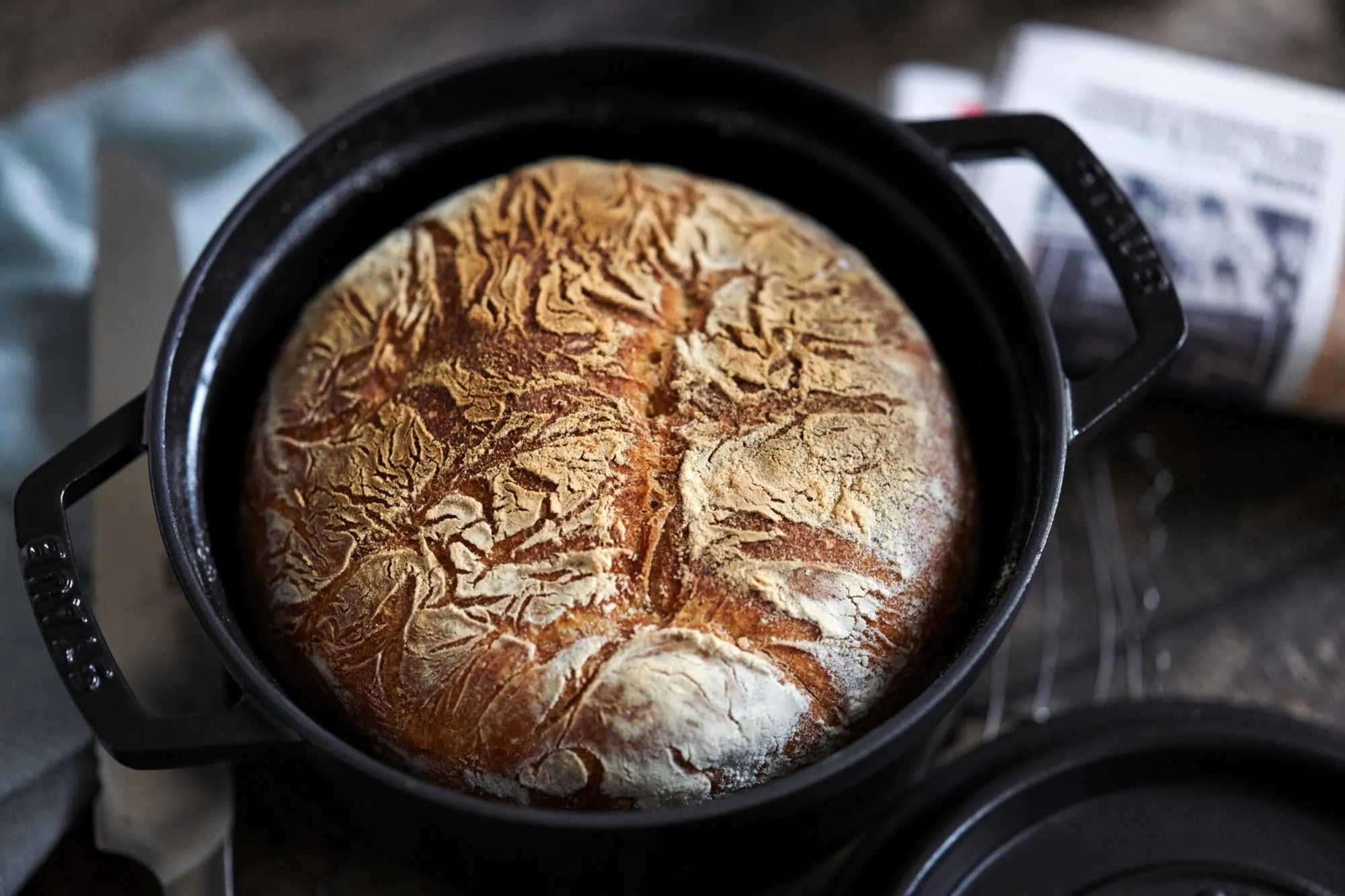 Staub Cocotte 2.6l: Vielseitiger Topf für kreative Kochabenteuer.