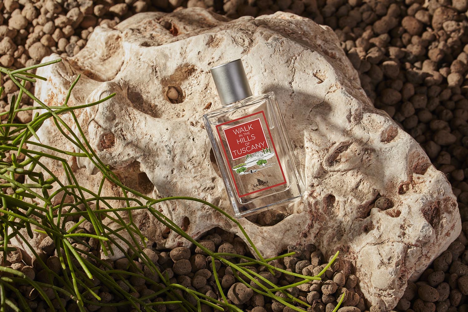 Duft-Spray Walk in the Hills of Tuscany 100 ml in  präsentiert im Onlineshop von KAQTU Design AG. Hundebedarf ist von Laboni