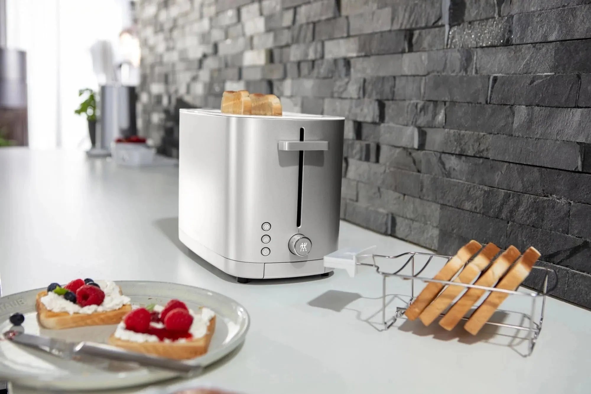 Eleganter Zwilling Toaster 2 in Silber für perfekte Toasts.