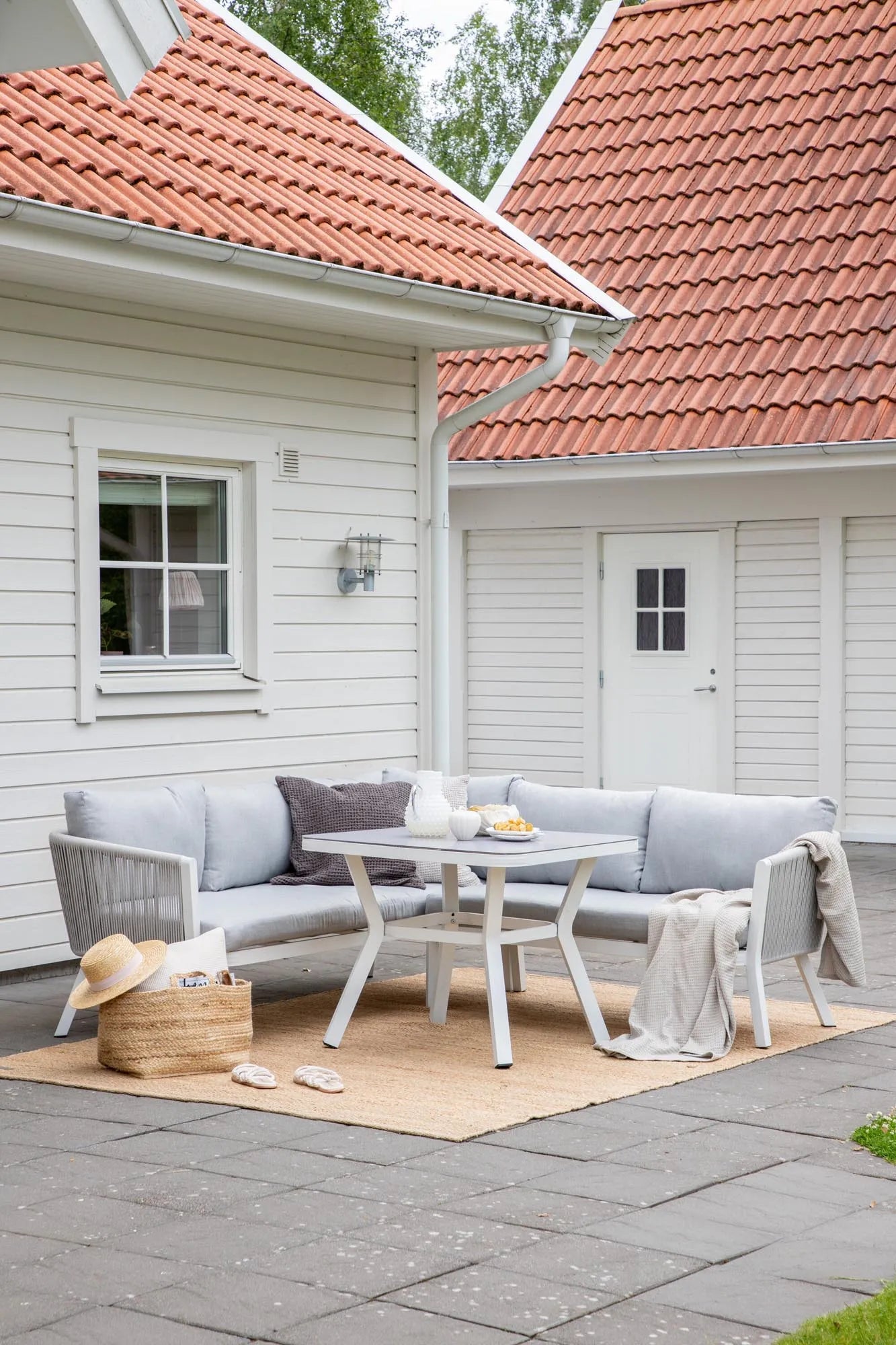 Virya Ecksofa Outdoorset 90cm in Grau / Schwarz präsentiert im Onlineshop von KAQTU Design AG. Loungeset ist von Venture Home