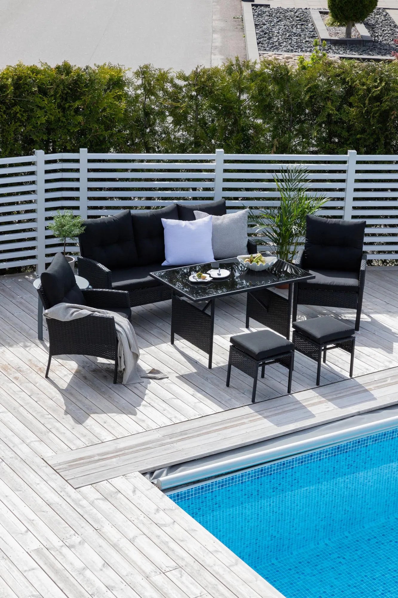 Knock Sofa Outdoorset 120cm in Schwarz präsentiert im Onlineshop von KAQTU Design AG. Loungeset ist von Venture Home