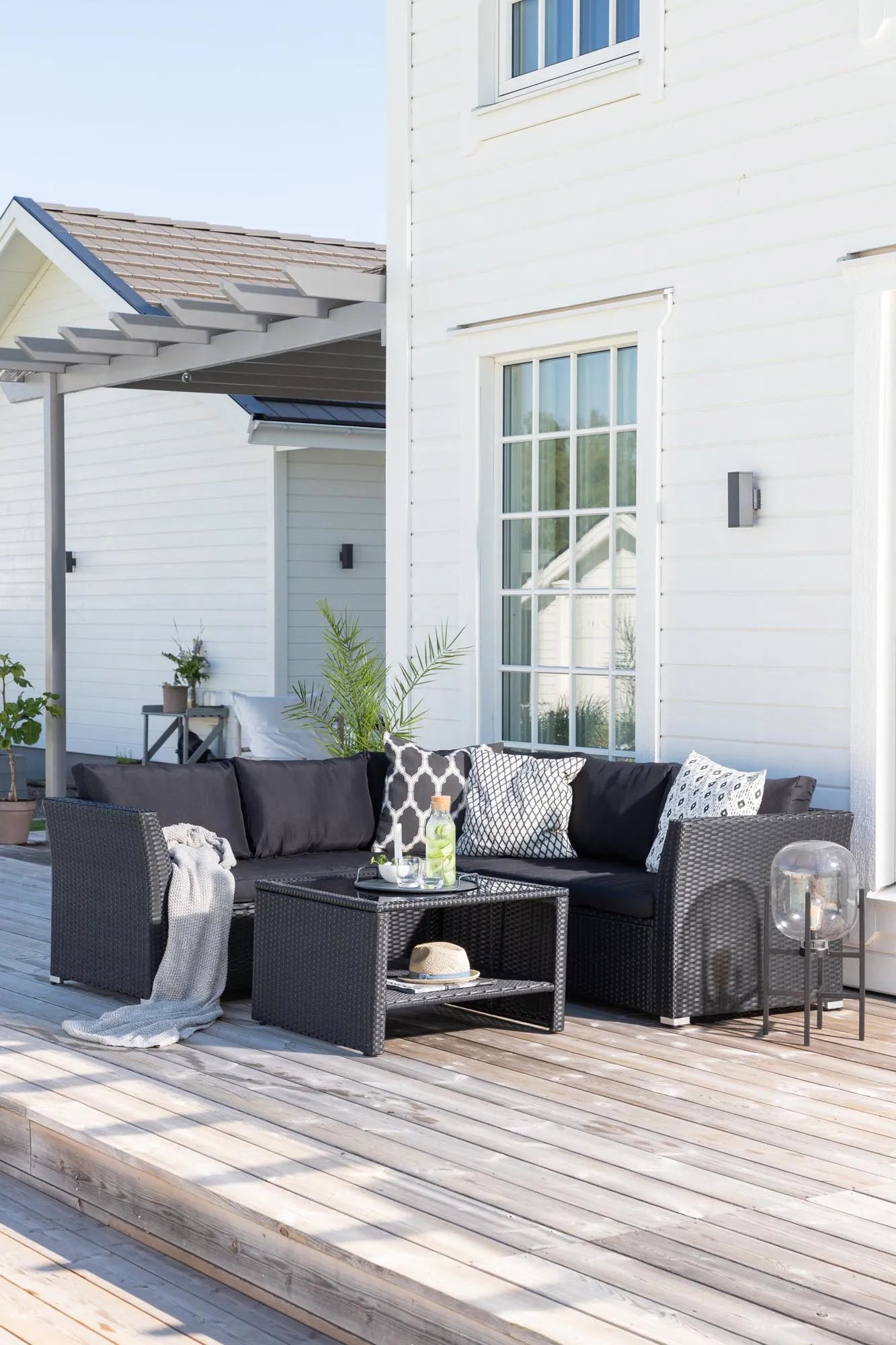 Haiti Ecksofa Outdoorset 70cm in Schwarz präsentiert im Onlineshop von KAQTU Design AG. Loungeset ist von Venture Home