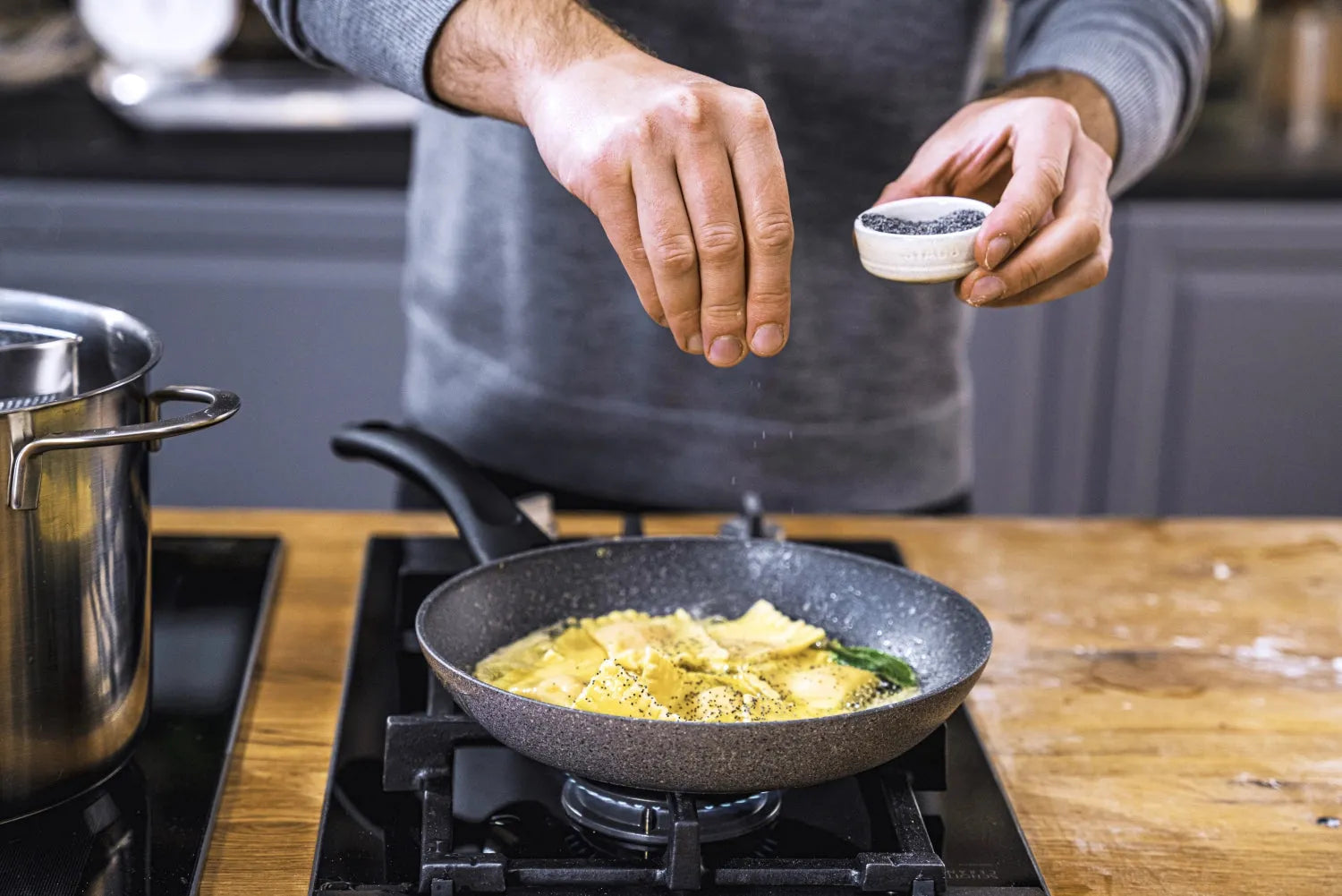 Ballarini Wok 28cm: Robuste Antihaftbeschichtung für Gasherde.