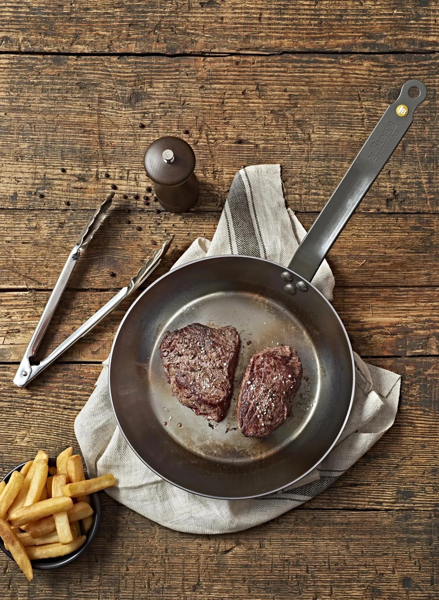 Exklusives Steak-Set: Mineral B Pfanne, Spatel & Mühle von de Buyer.