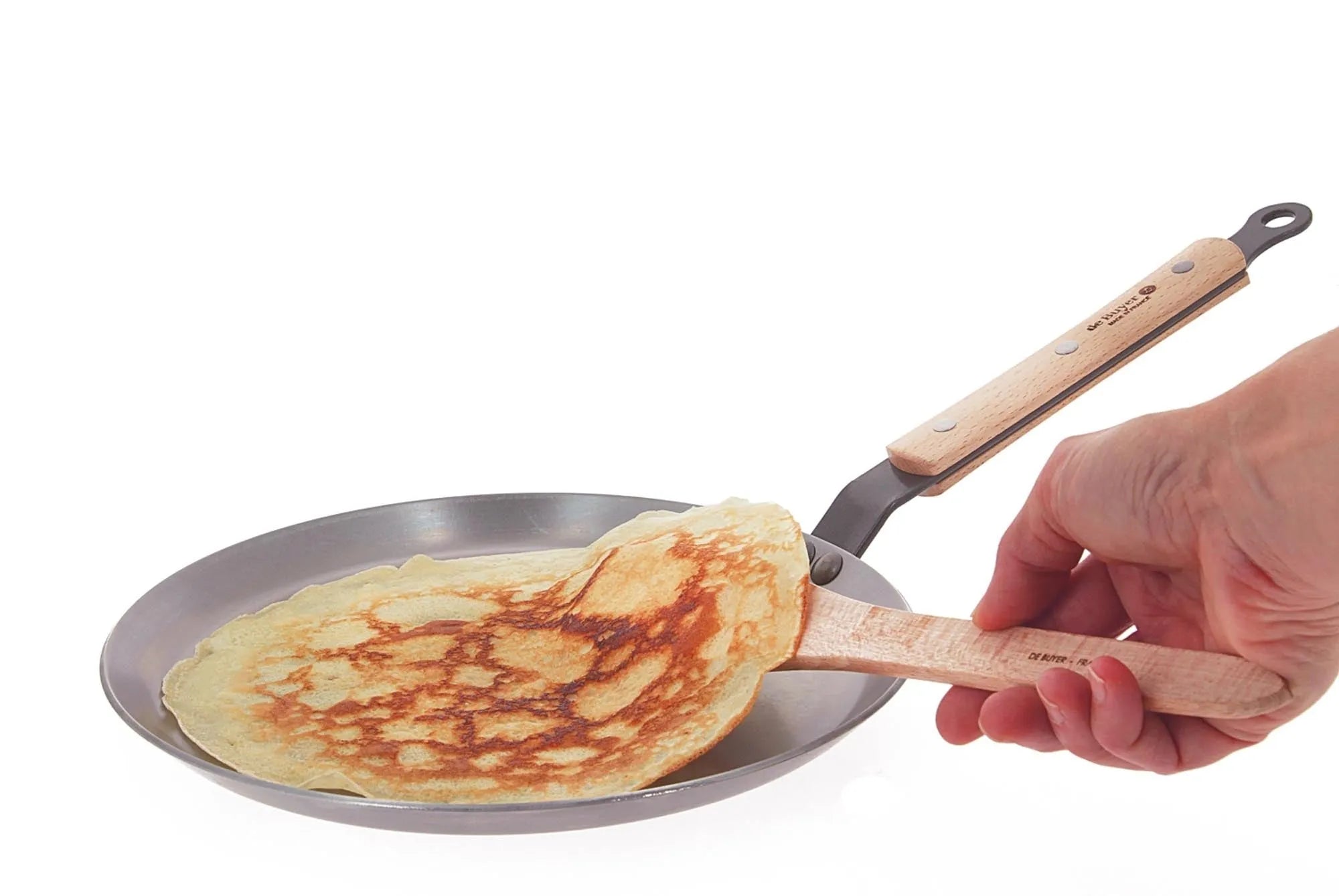 Perfekte Crepes mit der robusten de Buyer Mineral B Bois Pfanne.