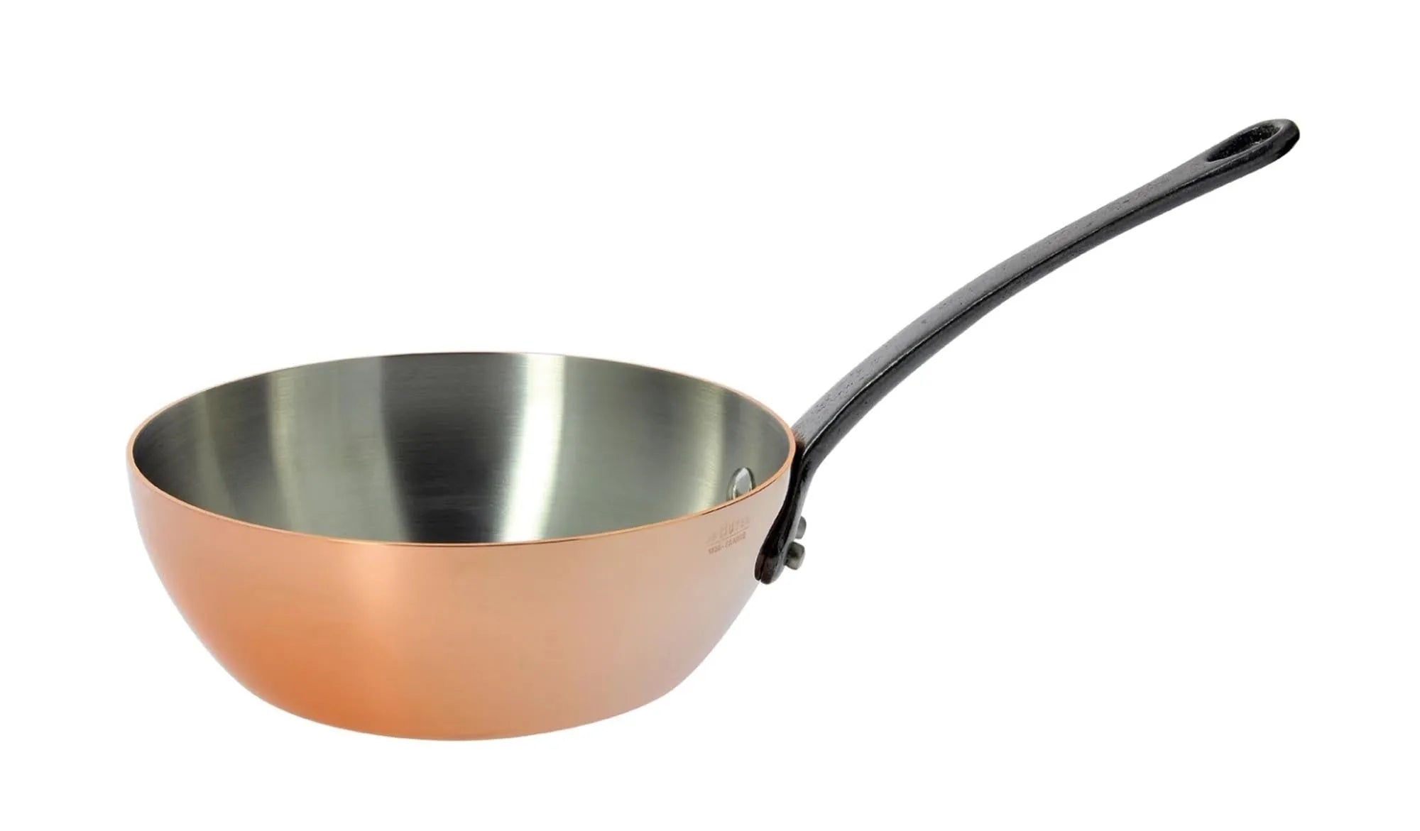 Elegante INOCUIVRE Sauteuse Ø24cm: Kupfer & Edelstahl für perfekte Wärmeleitung, ideal für Saucen & mehr. Ergonomisch, induktionsgeeignet.