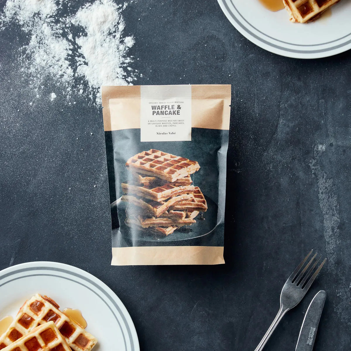 Organic waffle und pancake mix in Natur präsentiert im Onlineshop von KAQTU Design AG. Lebensmittel ist von Nicolas Vahé