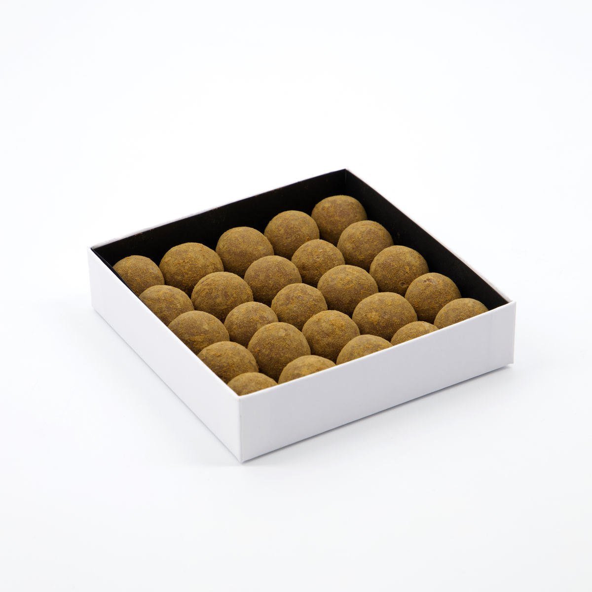 Chocolate coated liquorice, Salz in  präsentiert im Onlineshop von KAQTU Design AG. Lebensmittel ist von Nicolas Vahé