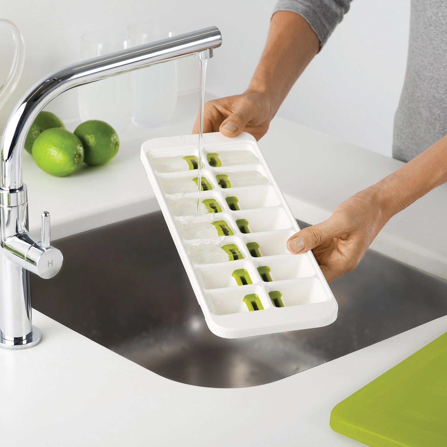 Quicksnap Plus Eiswürfelbehälter, weiss grün, 13x32.2x3.5 cm - KAQTU Design