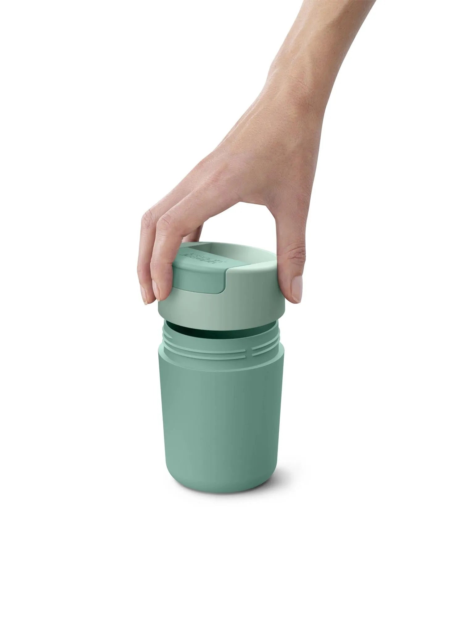 Stilvoller 340ml Sipp Travel Mug in Grün von Joseph Joseph für Reisen.