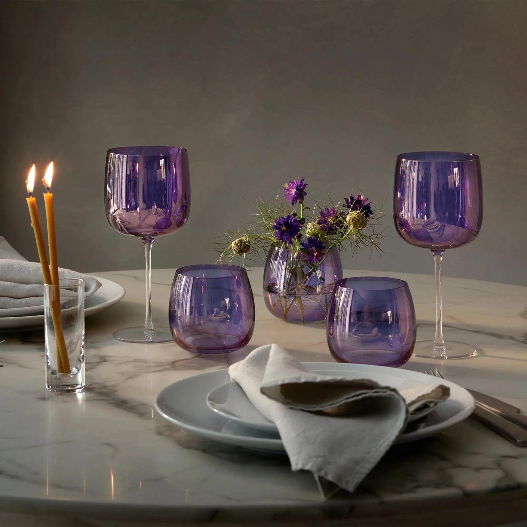 Stilvolle 450ml Aurora Weingläser in Polar-Violett, 4er Set von LSA.