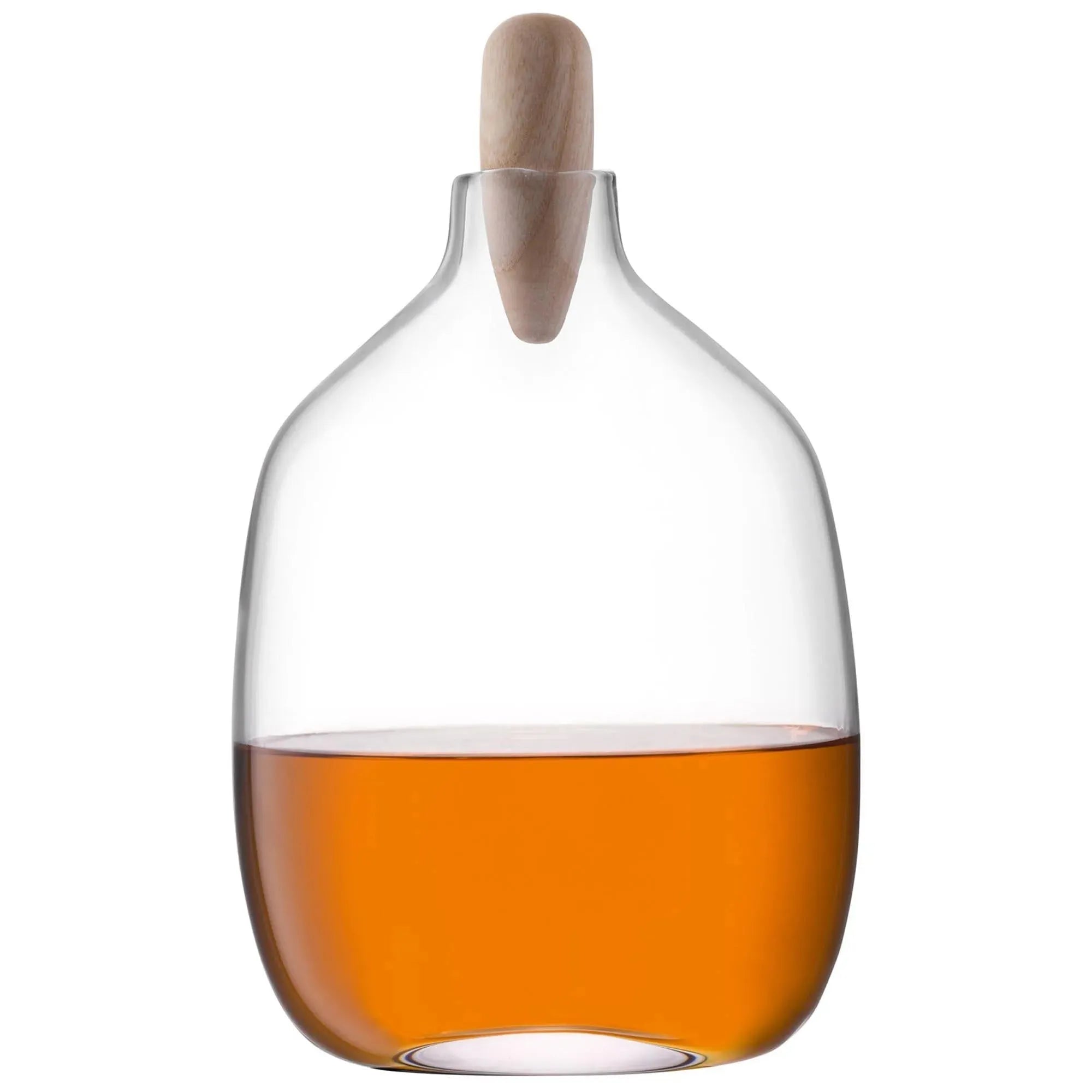 Eleganter Float Dekanter 1.5L von LSA: Mundgeblasenes Glas, Eschenstopper, bewahrt Weinaroma, stilvoll für jeden Anlass.