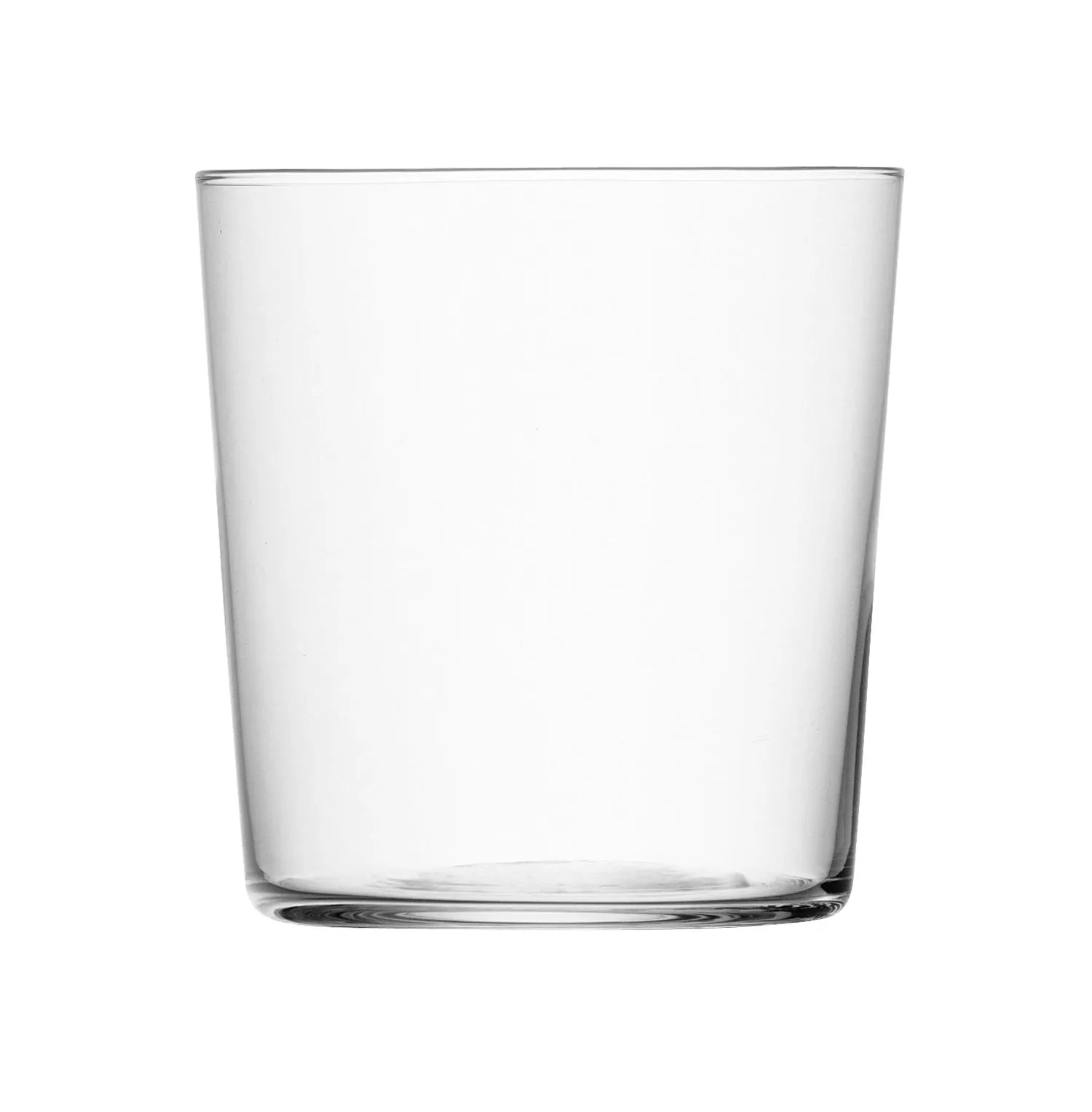 Eleganter Gio Becher 390ml von LSA: Zeitloses, robustes Glas für stilvolle Tischdekoration und perfektes Trinkerlebnis.