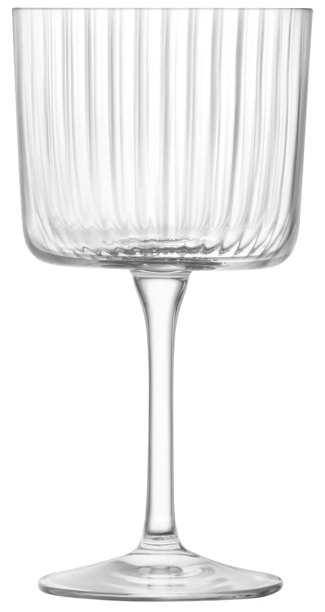 Elegante Gio Line Weingläser von LSA, 250ml, brillantes Kristallglas, ideal für Rot- und Weissweine, spülmaschinenfest.