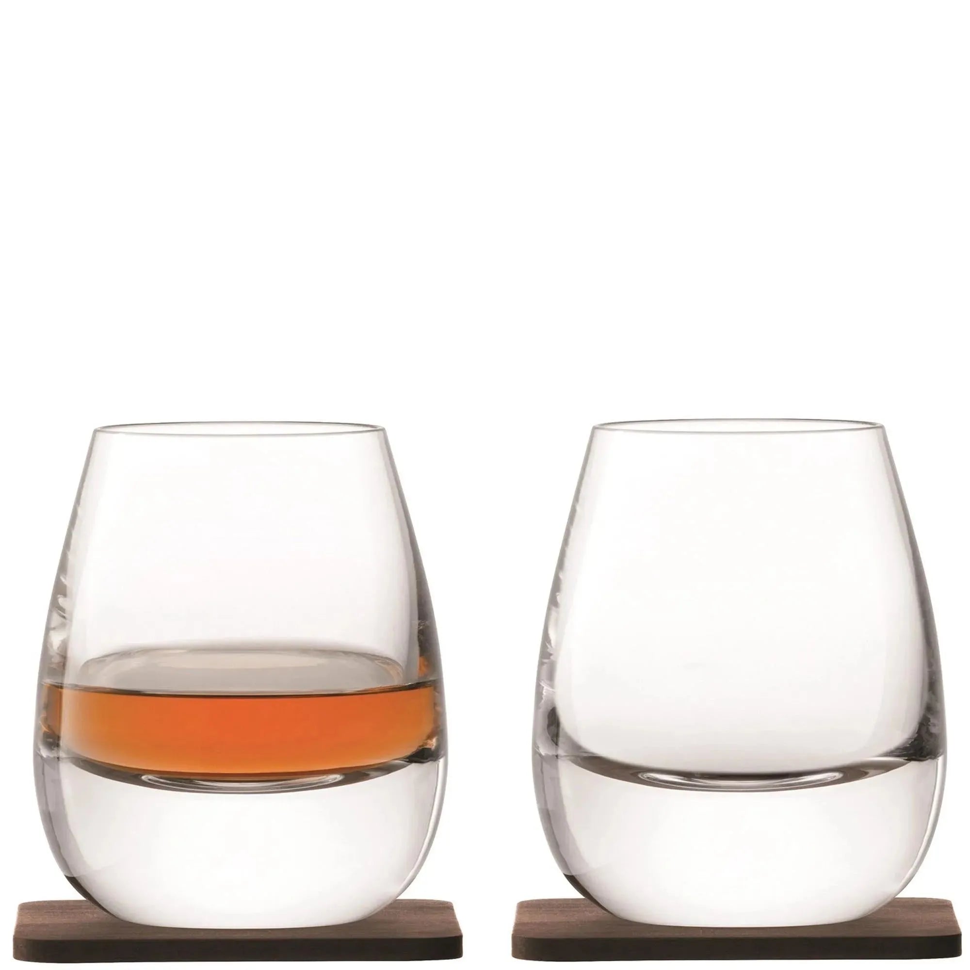 Elegantes 2er Set Whisky Islay Becher von LSA, 250ml, aus Kristallglas mit Nussbaumfuß – ideal für Whisky-Liebhaber.