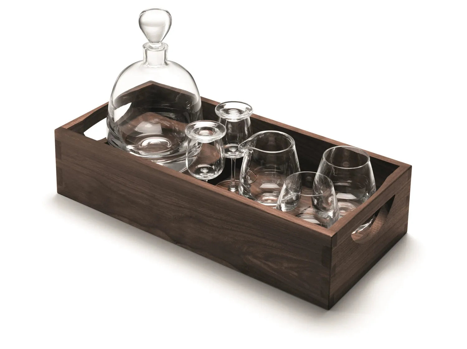 Elegantes Whisky-Set mit Glas-Karaffe und Nussbaum-Tablett, ideal für stilvolle Präsentationen und Genießer.