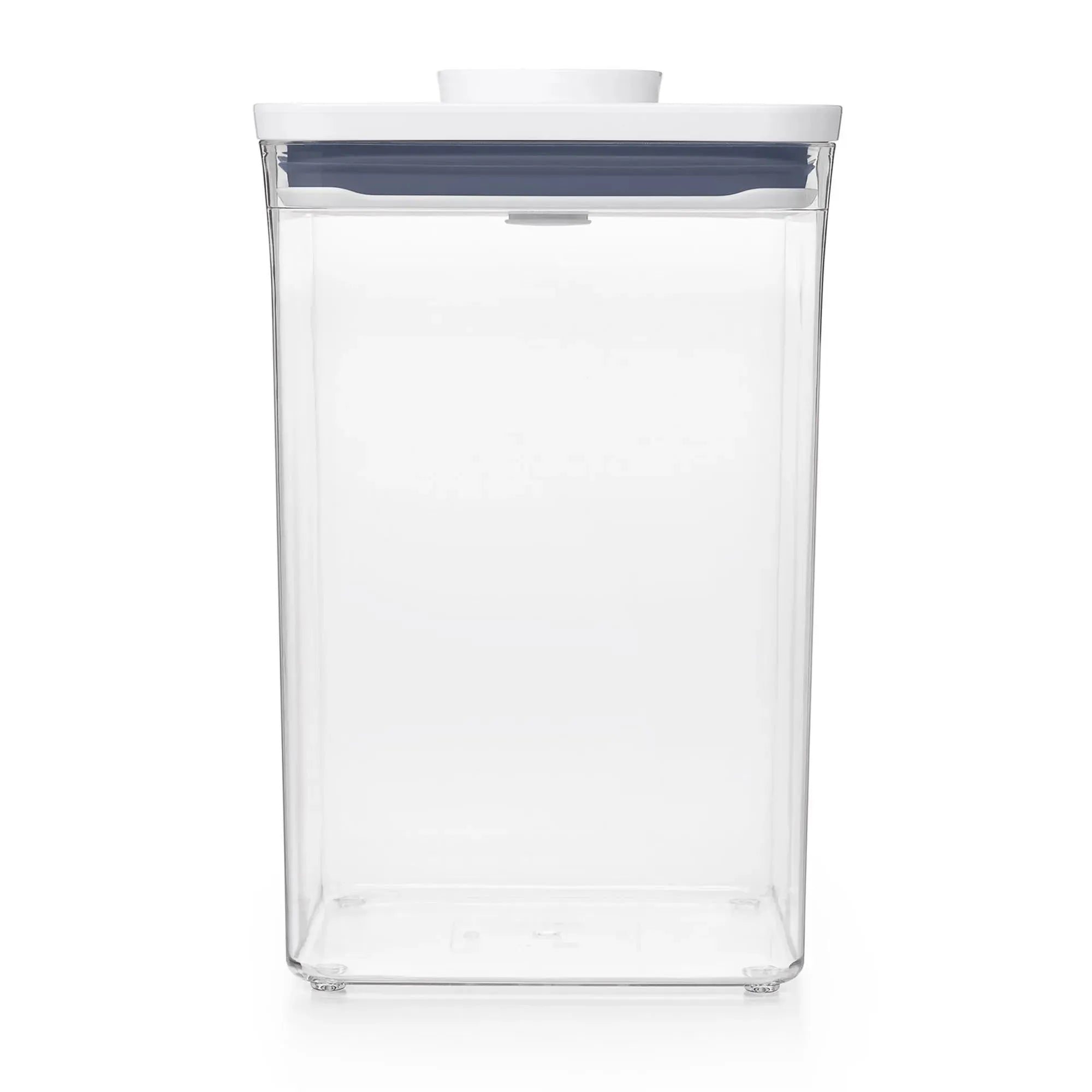 Der OXO POP 2.0 Behälter (16x16x24 cm, 4.2 l) bietet luftdichte, BPA-freie Aufbewahrung für Lebensmittel. Stapelbar und transparent für einfache Organisation.