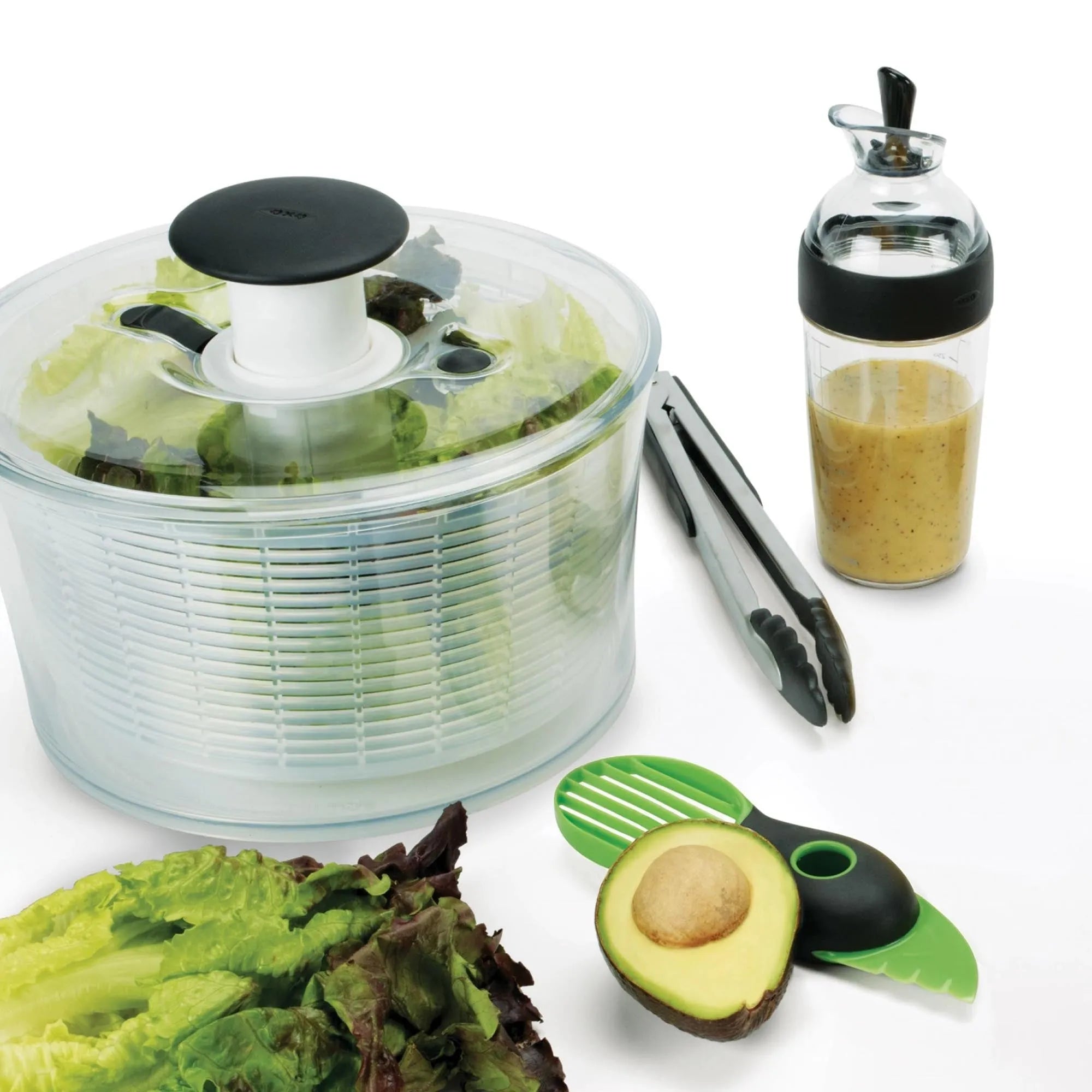 OXO 350ml Shaker: Praktischer Begleiter für frische Salatkreationen.