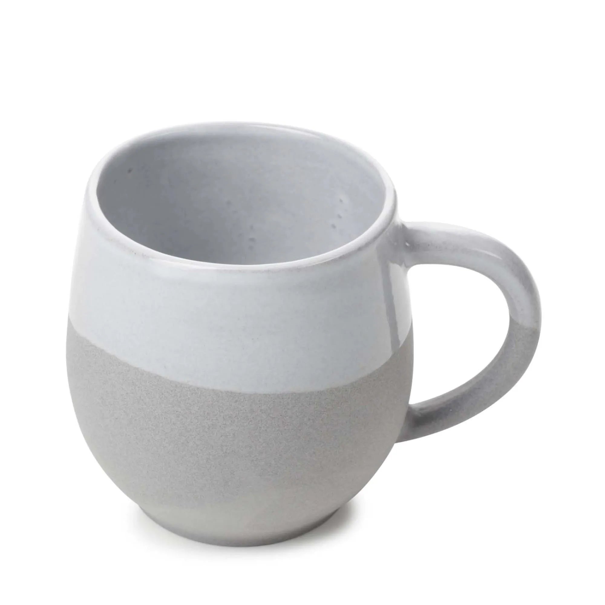 Elegante No.W Mug in arktischem Weiß, aus hochwertigem Porzellan, ergonomisch, spülmaschinenfest, ideal für Kaffee und Tee.