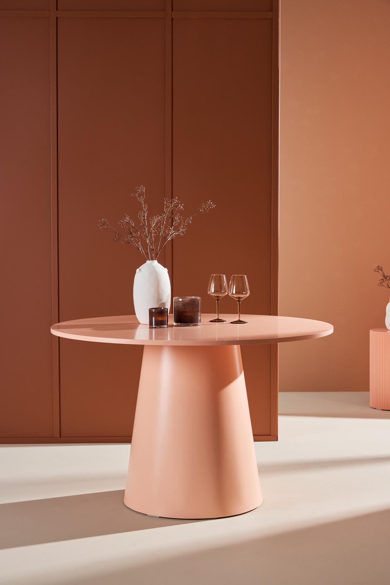 Lanzo Esstisch in Pink präsentiert im Onlineshop von KAQTU Design AG. Esstisch ist von Venture Home