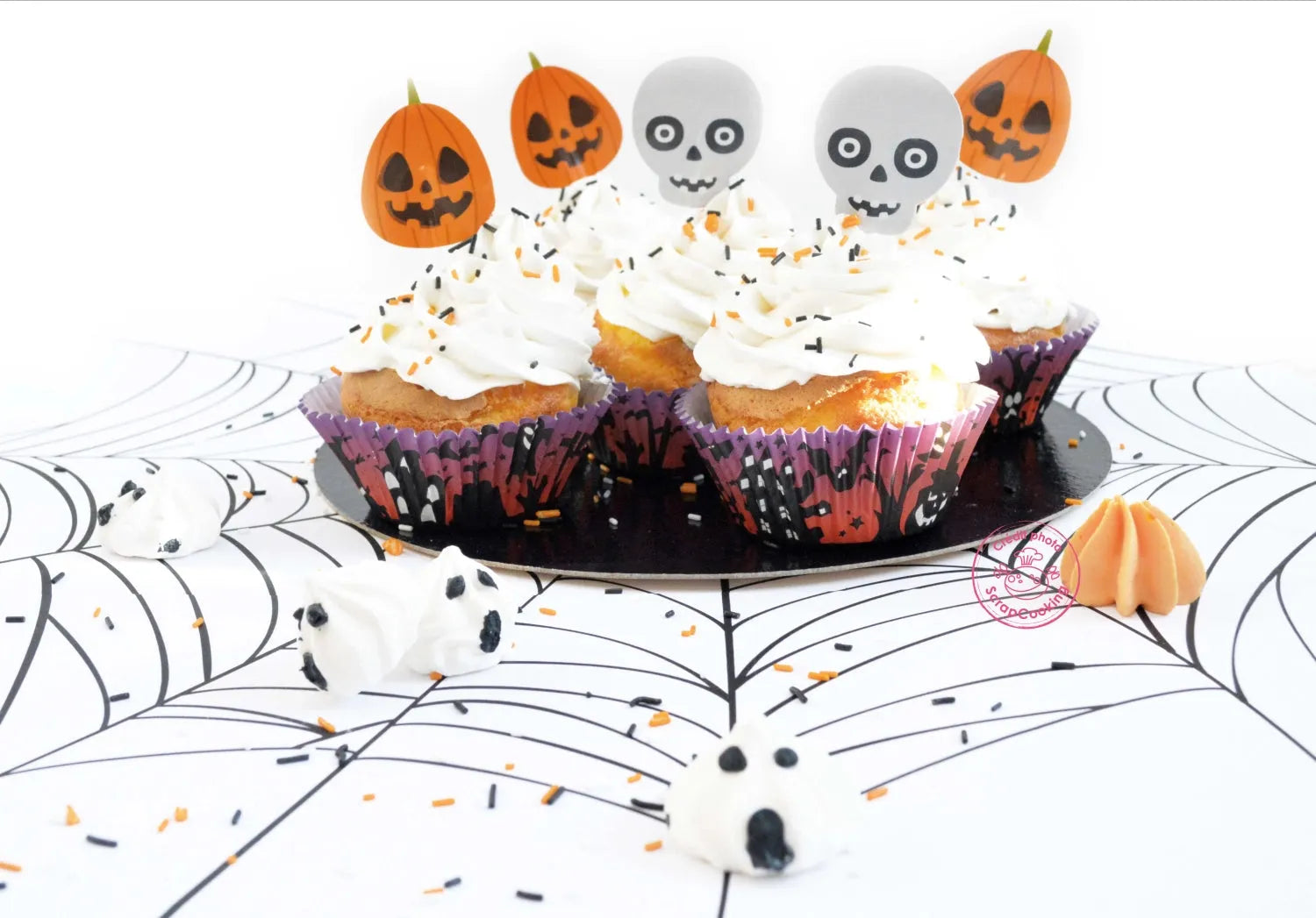 24 Muffinförmchen u. 24 Toppers Halloween