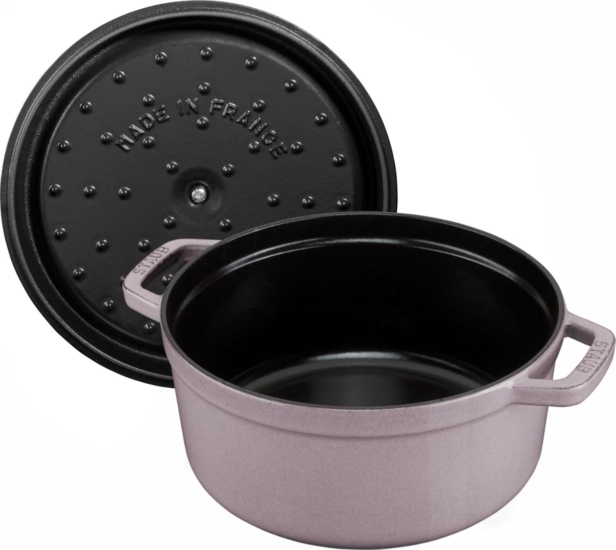 Staub Cocotte 2.6l: Ideal für aromatische Eintöpfe und Suppen.