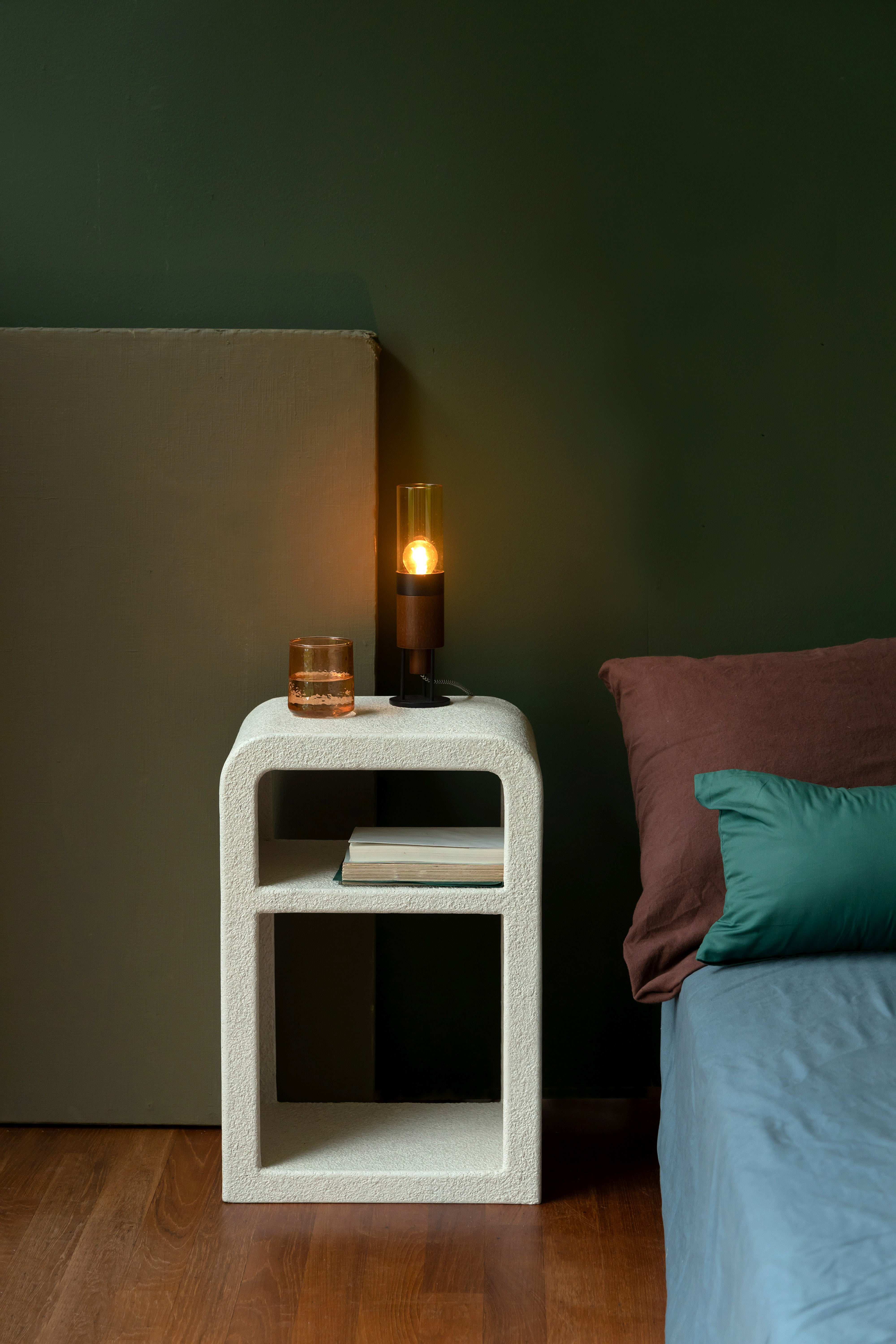 Beistelltisch Bed Veda in  präsentiert im Onlineshop von KAQTU Design AG. Beistelltisch ist von Dutchbone