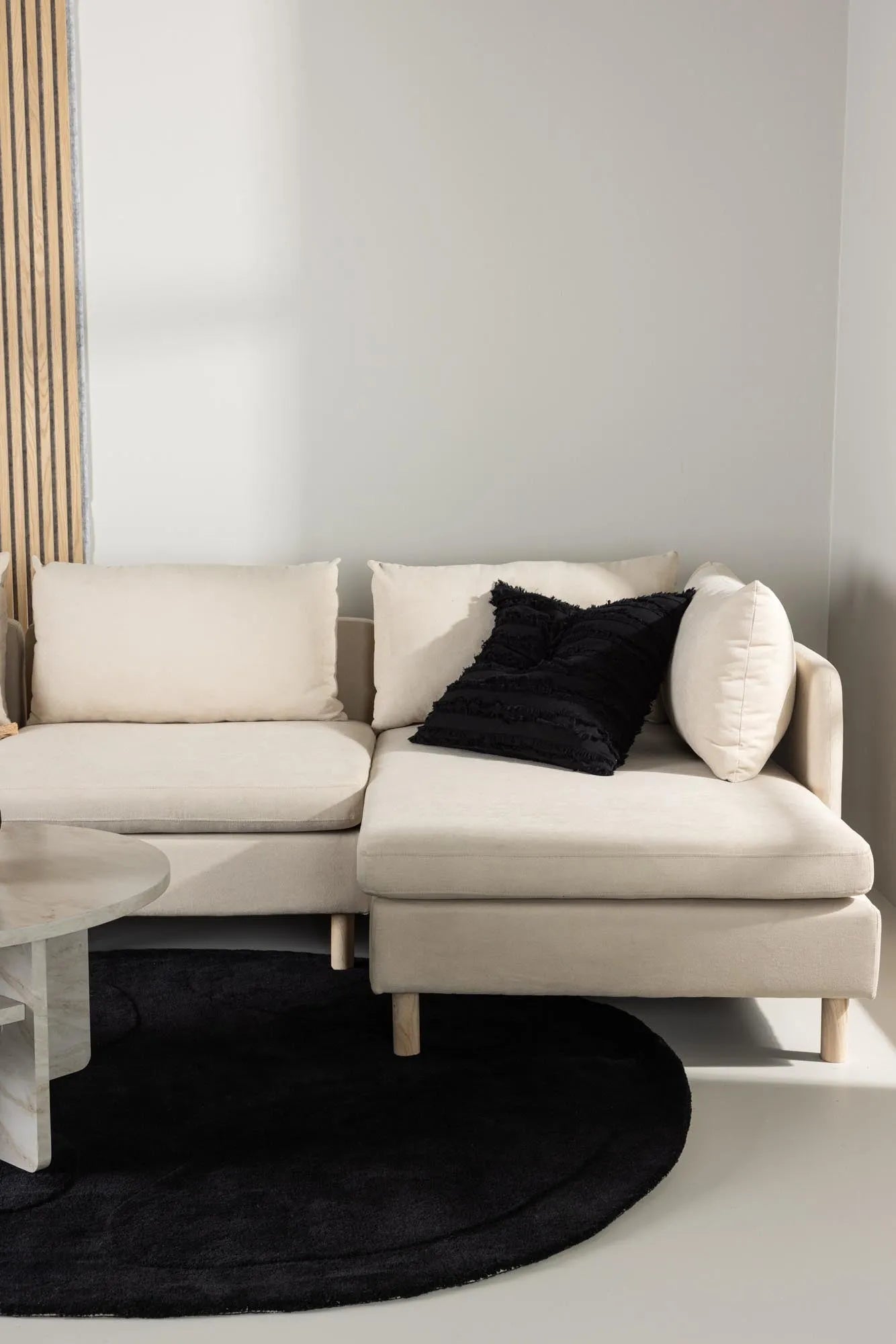 Zero 3-Seat Sofa in Beige präsentiert im Onlineshop von KAQTU Design AG. 3er Sofa ist von Venture Home