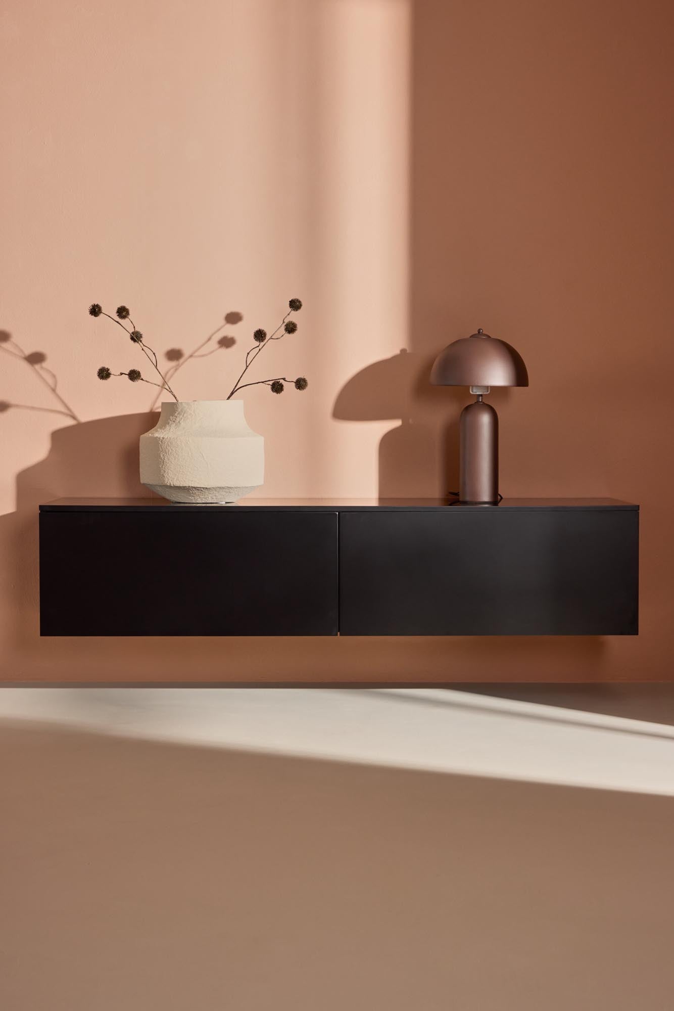 Firhamn Kommode in Schwarz präsentiert im Onlineshop von KAQTU Design AG. Sideboard ist von Venture Home