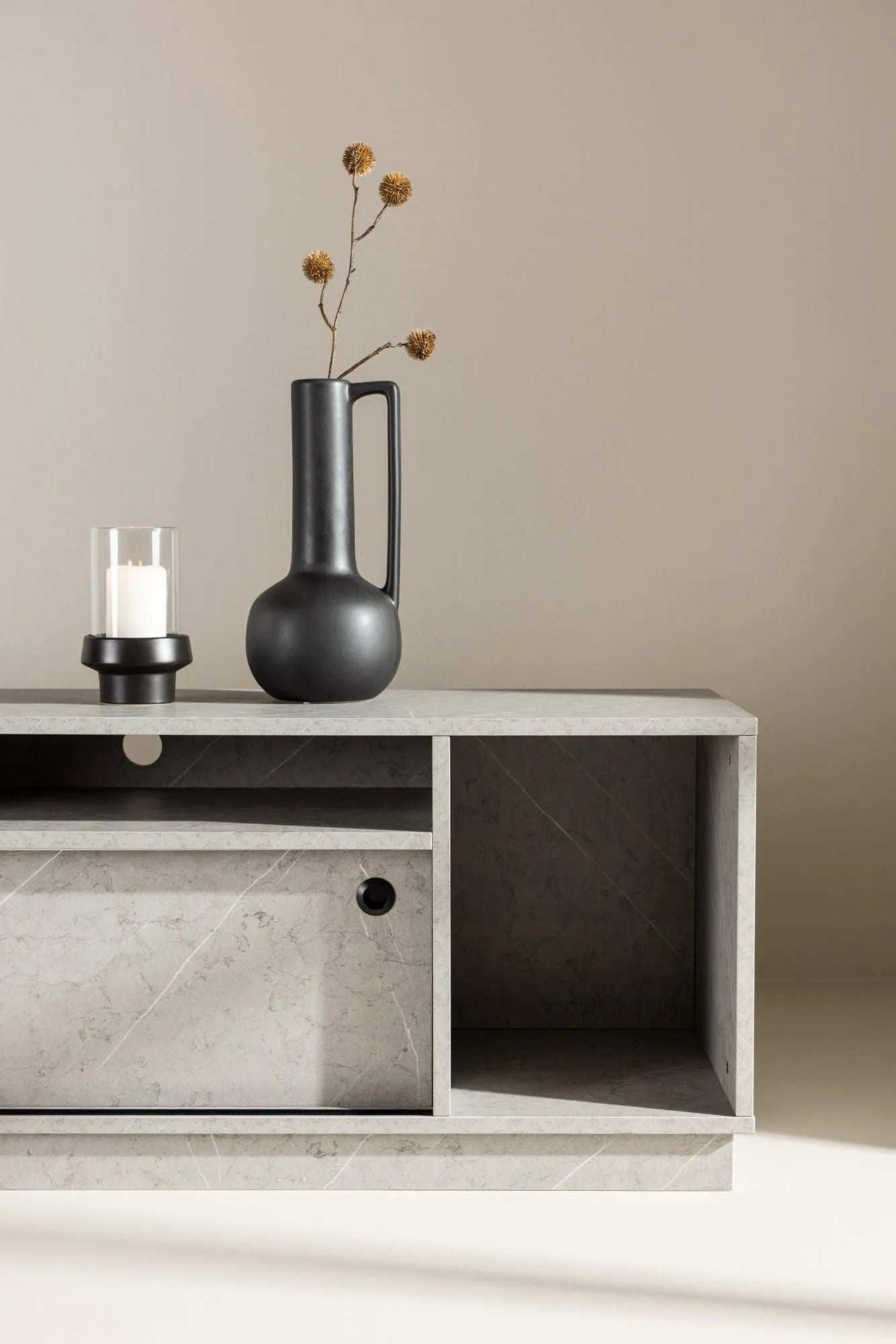 Girona TV Sideboard in Grau präsentiert im Onlineshop von KAQTU Design AG. Sideboard ist von Venture Home