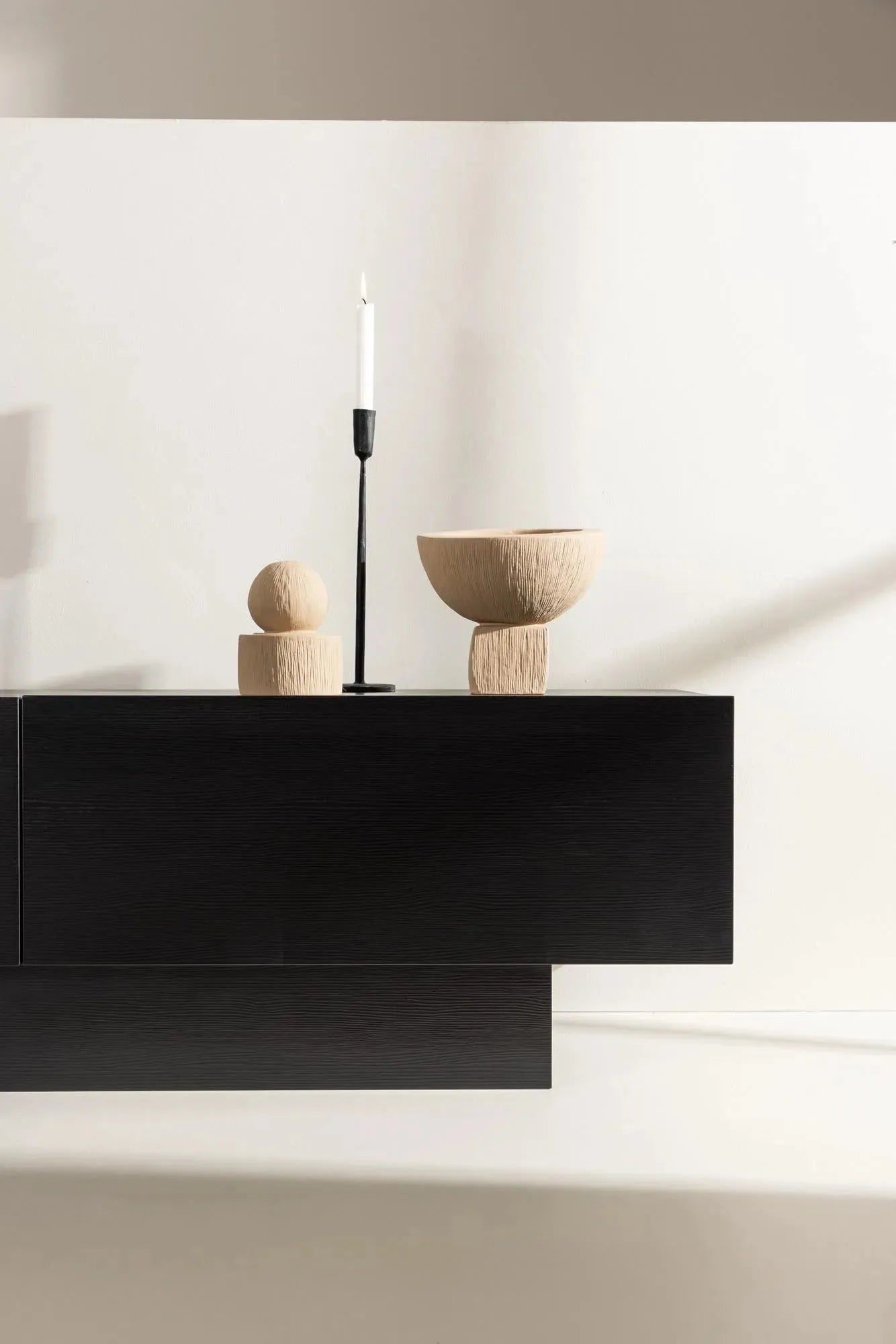 Cuenca TV Sideboard in Beige präsentiert im Onlineshop von KAQTU Design AG. Sideboard ist von Venture Home