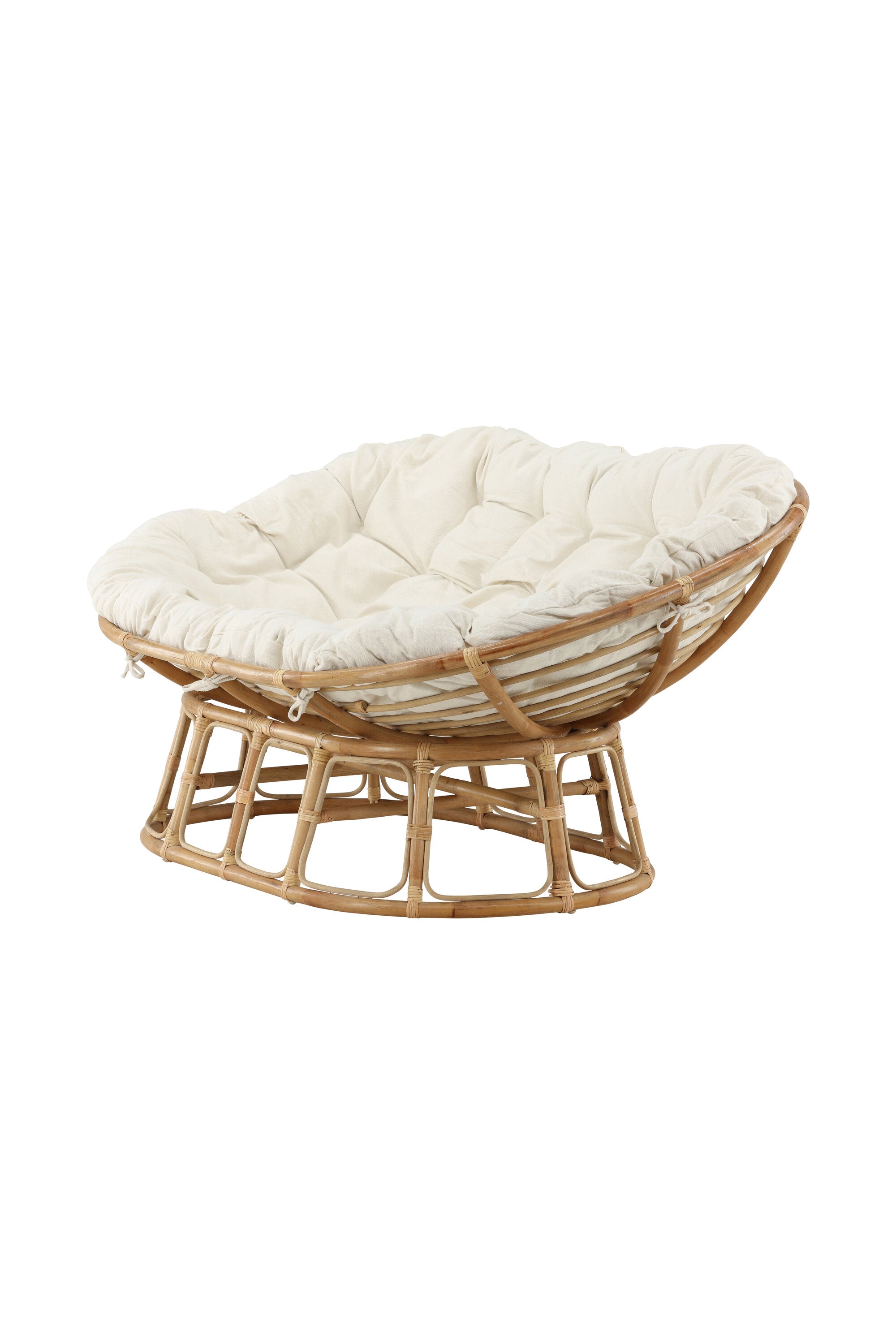 Elegante Rattan-Sonnenlounge mit weichem Kissen, ideal für stilvolle Entspannung im Garten oder auf der Terrasse.