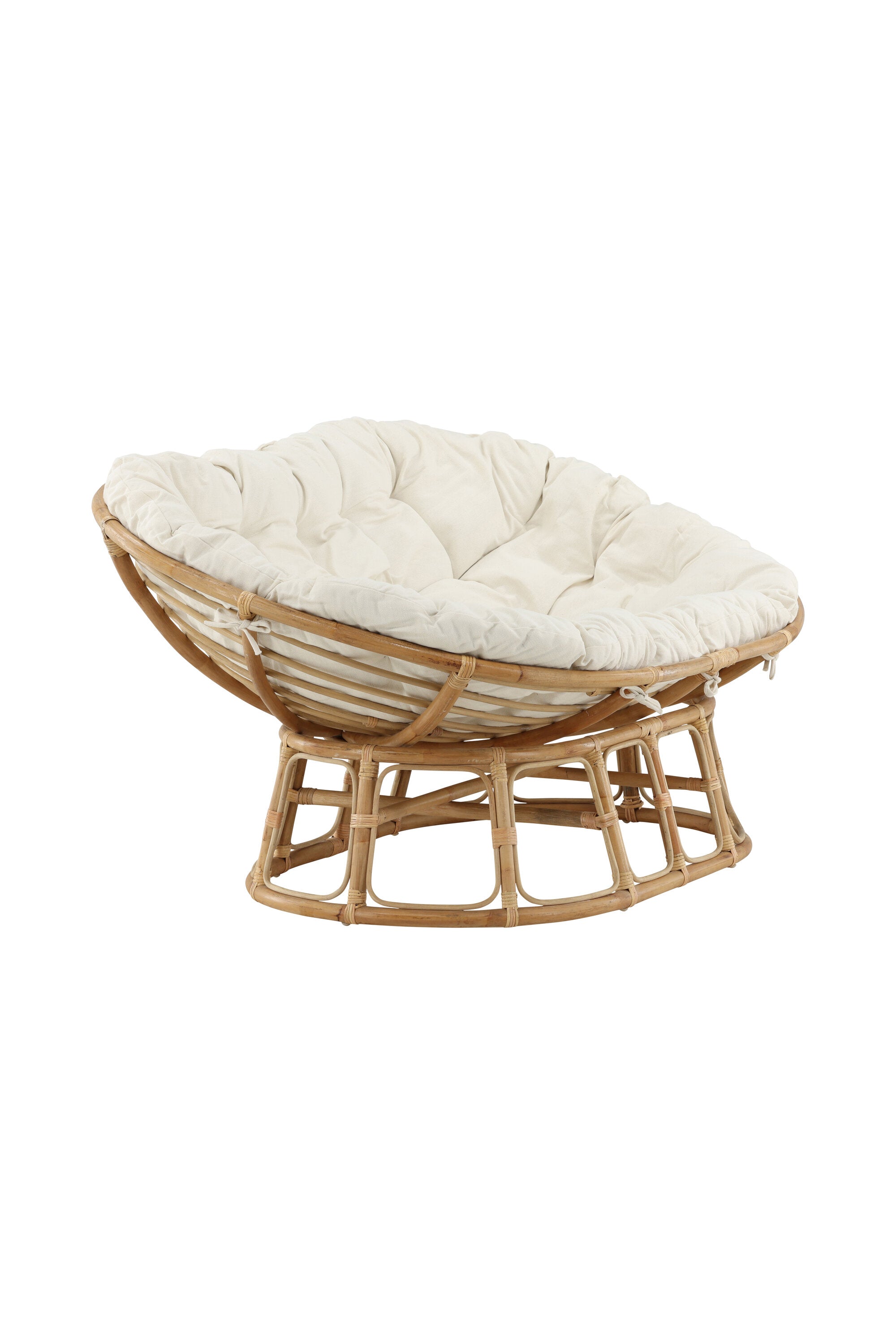 Elegante Rattan-Sonnenlounge mit weichem Kissen, ideal für stilvolle Entspannung im Garten oder auf der Terrasse.