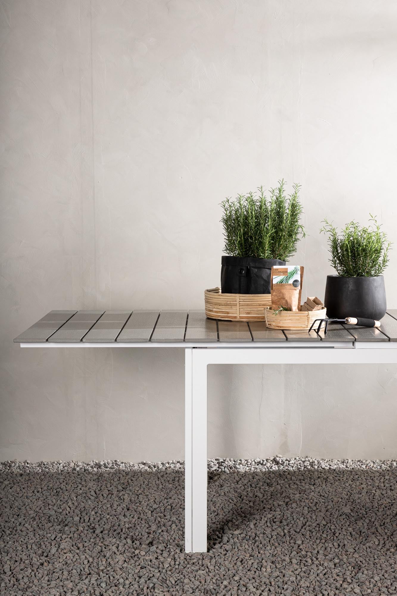 Levels Gartentisch ausziehbar in Weiss präsentiert im Onlineshop von KAQTU Design AG. Gartentisch ist von Venture Home