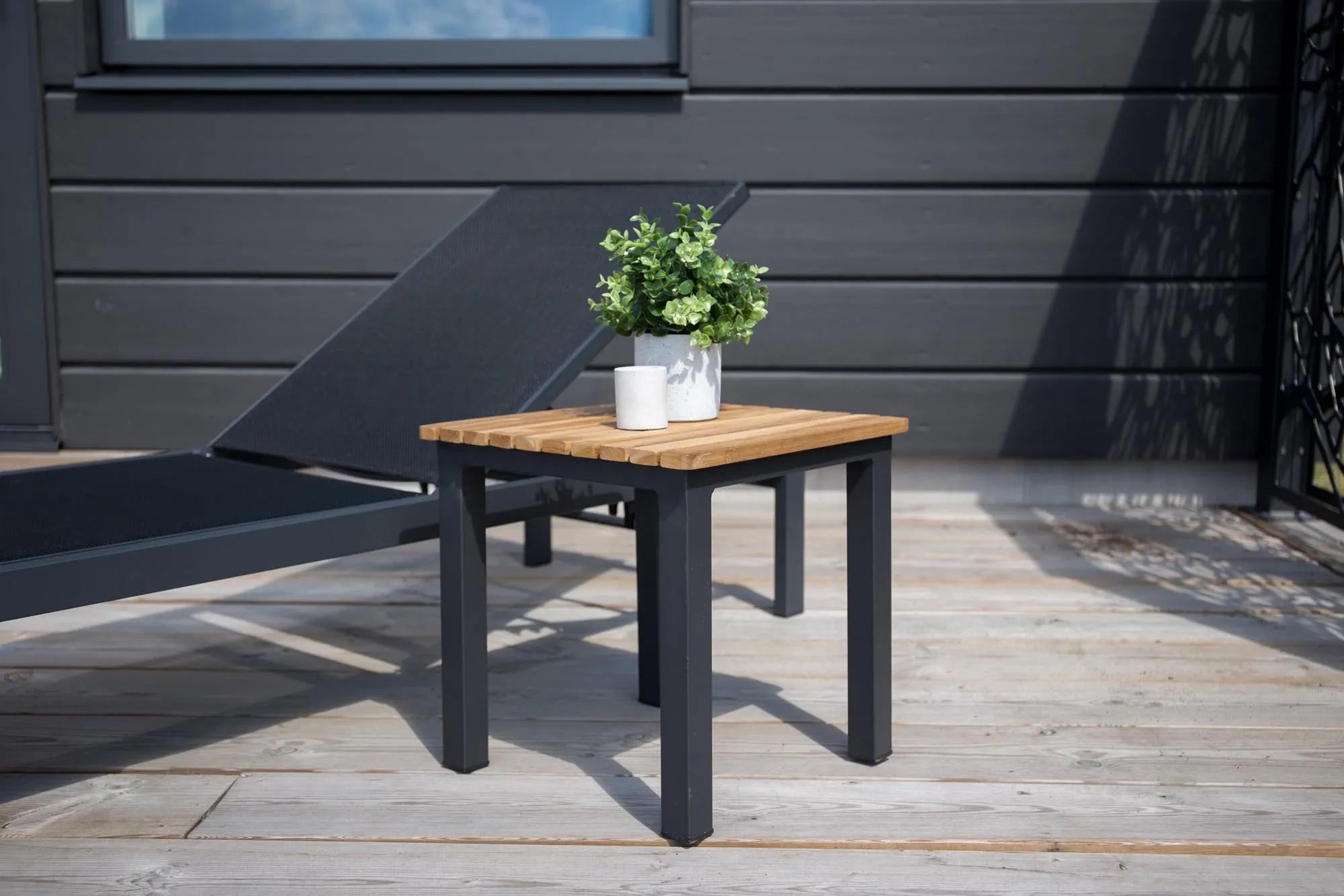 Copacabana Sonnenliege in Schwarz präsentiert im Onlineshop von KAQTU Design AG. Liegestuhl ist von Venture Home