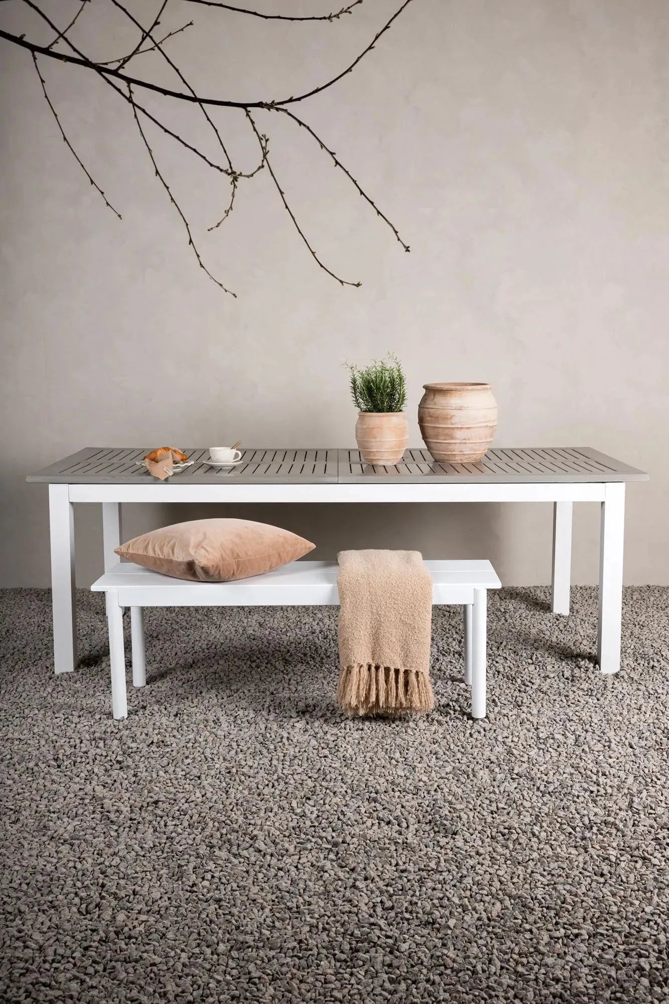 Albany Esstisch rechteckig in Schwarzgrau präsentiert im Onlineshop von KAQTU Design AG. Esstisch ist von Venture Home