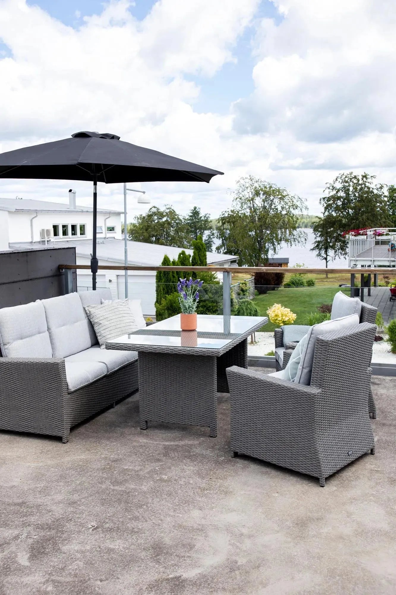 Elegante Brentwood Sofagarnitur von Venture Home für Ihr Wohnzimmer.