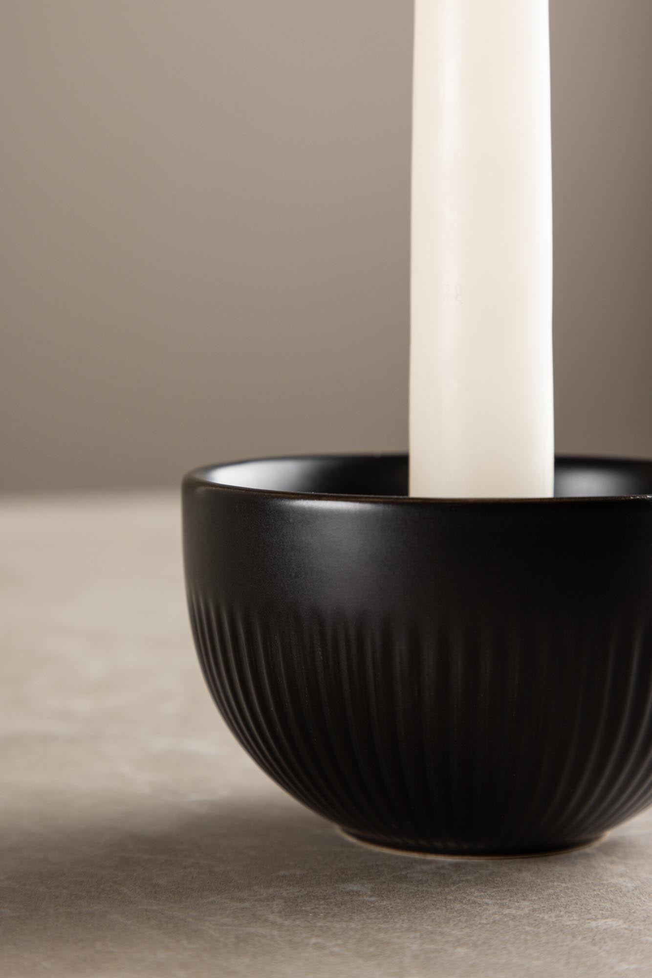 Posh Kerzenständer in Beige/Schwarz präsentiert im Onlineshop von KAQTU Design AG. Kerzenständer ist von Venture Home