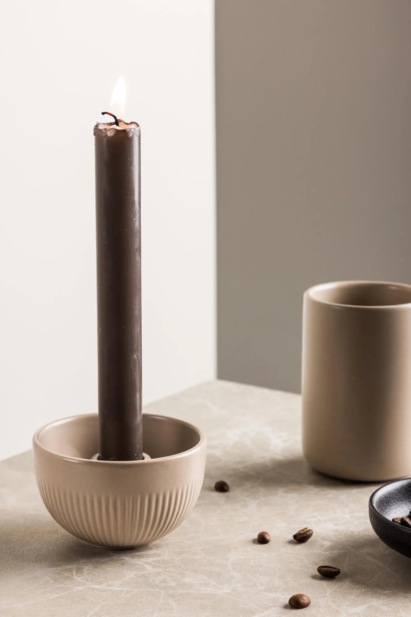 Posh Kerzenständer in Beige/Schwarz präsentiert im Onlineshop von KAQTU Design AG. Kerzenständer ist von Venture Home