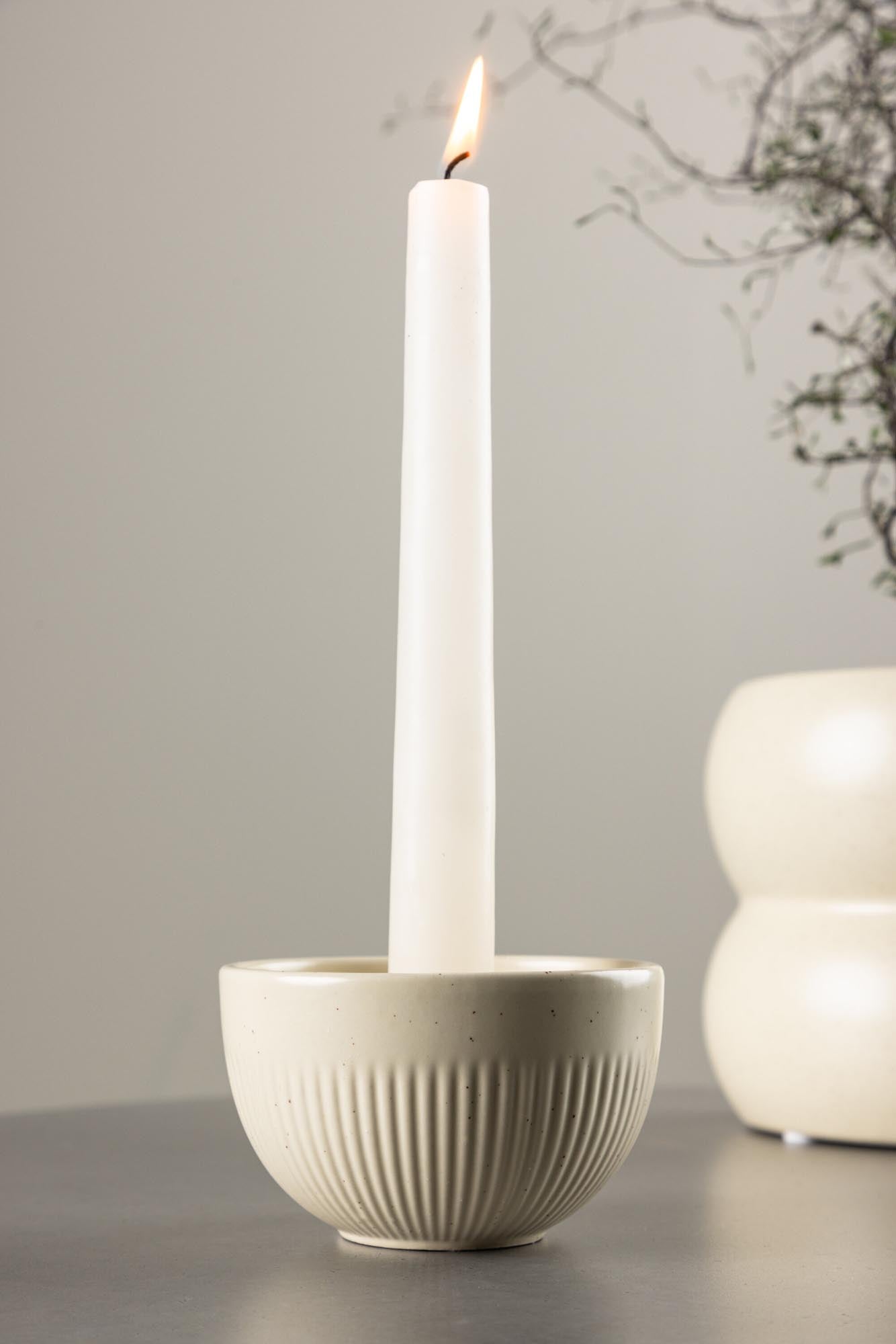 Posh Kerzenständer in Beige/Schwarz präsentiert im Onlineshop von KAQTU Design AG. Kerzenständer ist von Venture Home