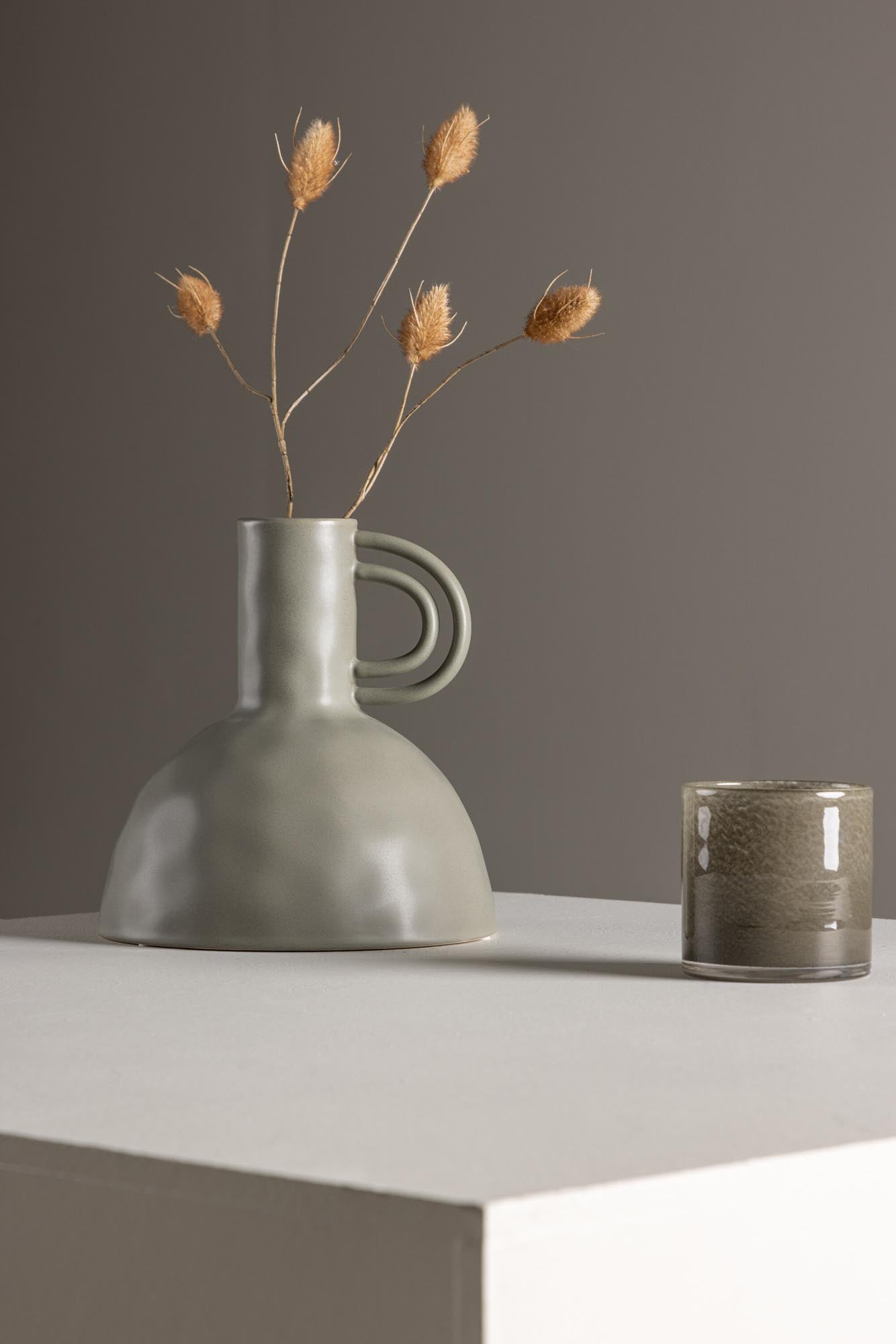 Vivi Vase in Dunkelgrau präsentiert im Onlineshop von KAQTU Design AG. Vase ist von Venture Home