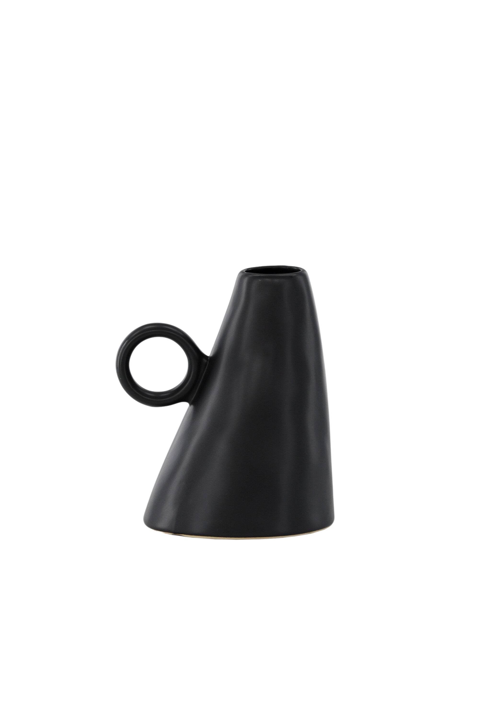 Ovy Vase in Schwarz präsentiert im Onlineshop von KAQTU Design AG. Vase ist von Venture Home