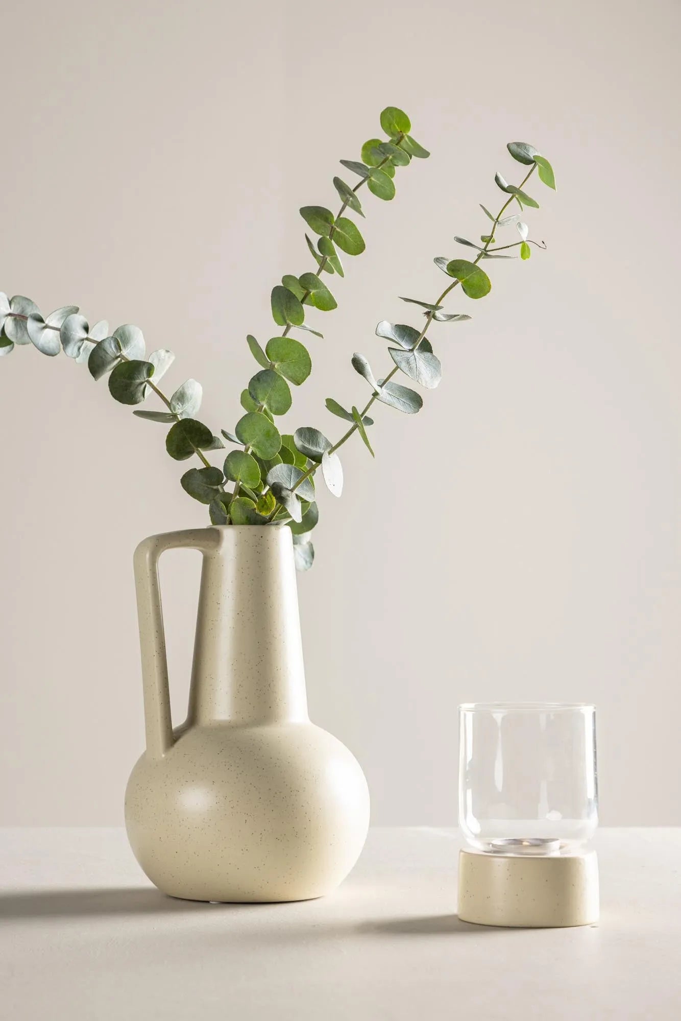 Lane Vase in Schwarz präsentiert im Onlineshop von KAQTU Design AG. Vase ist von Venture Home