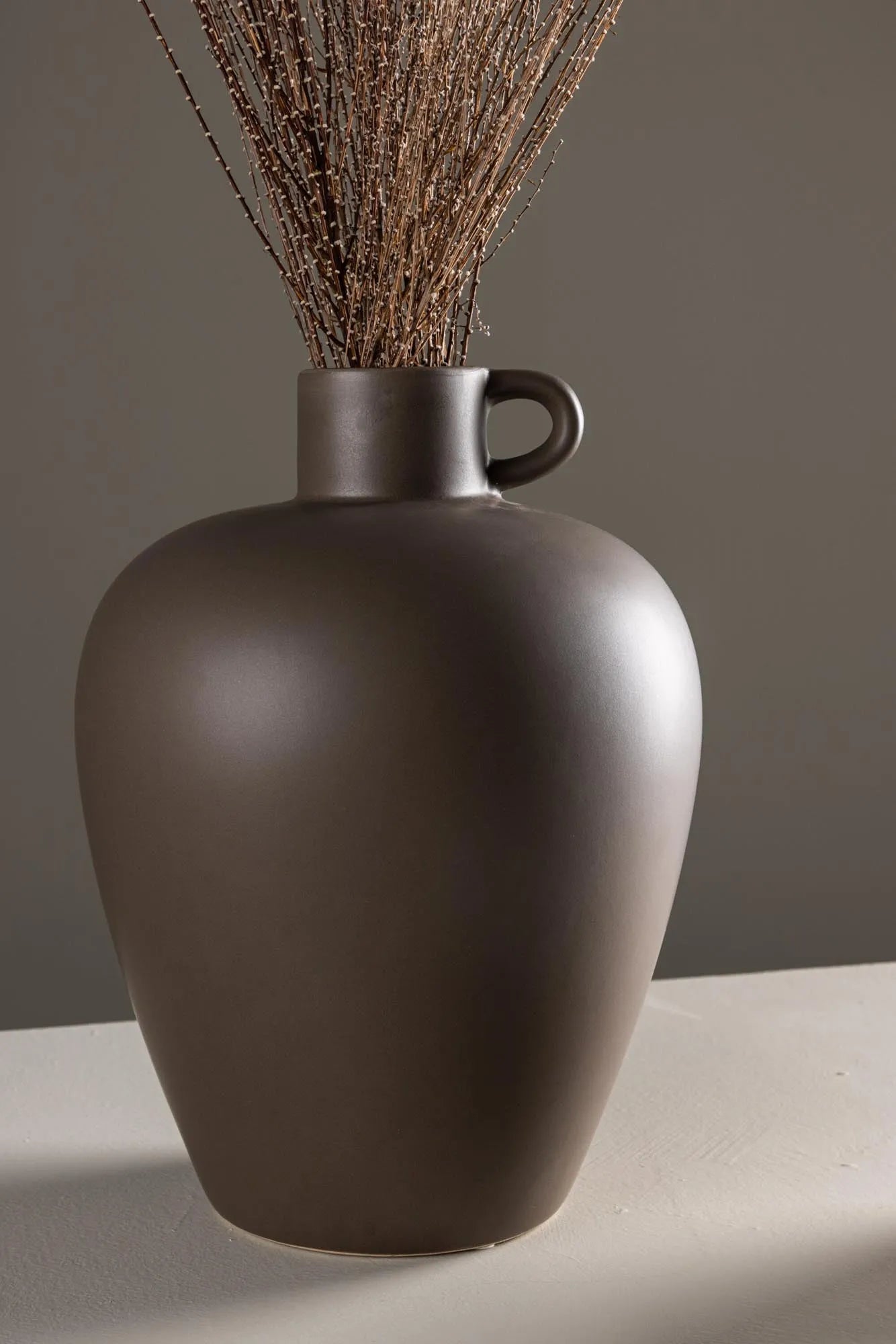 Cent Vase in Braun präsentiert im Onlineshop von KAQTU Design AG. Vase ist von Venture Home