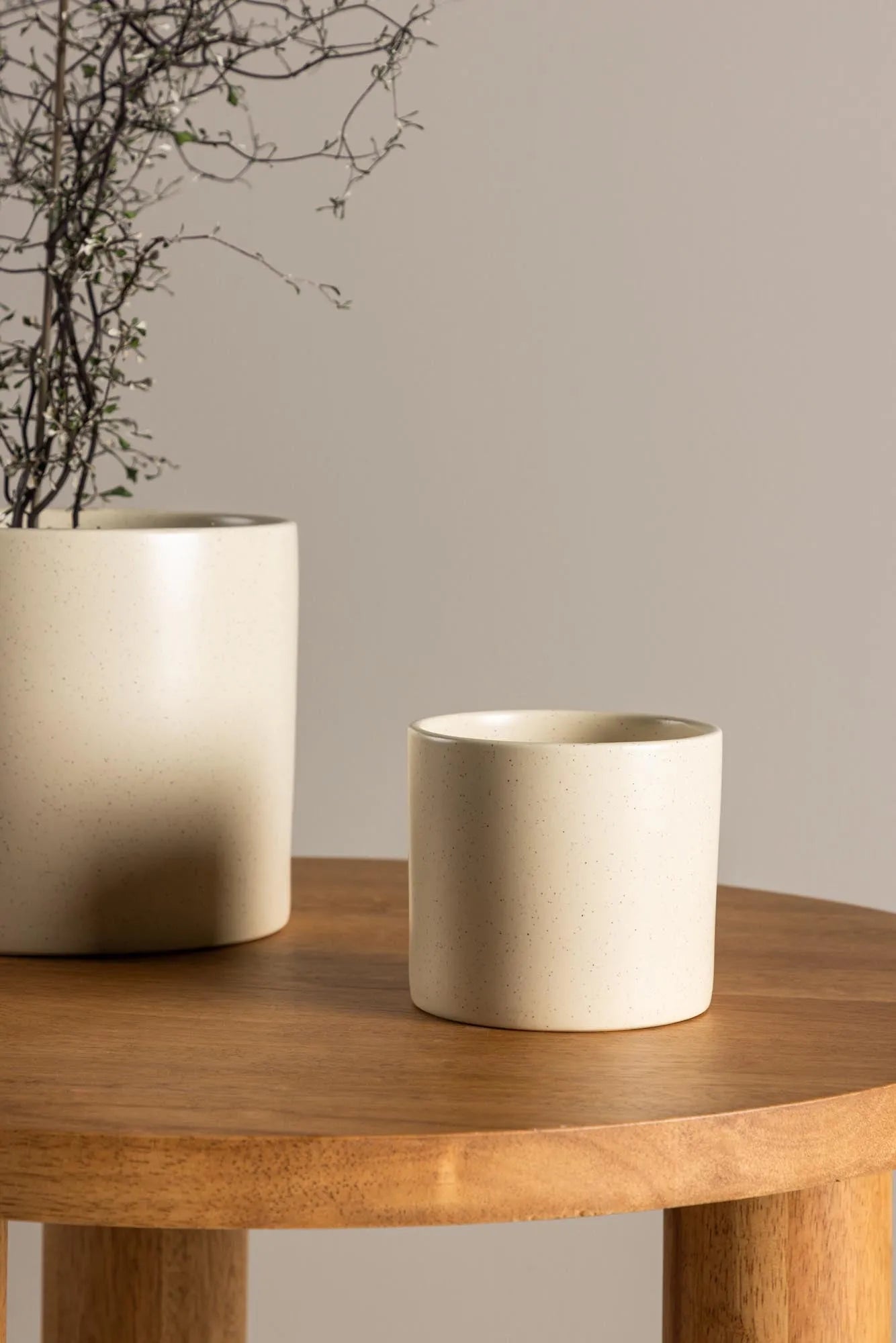 Sane Vase in Schwarz/ Dunkelgrau präsentiert im Onlineshop von KAQTU Design AG. Vase ist von Venture Home