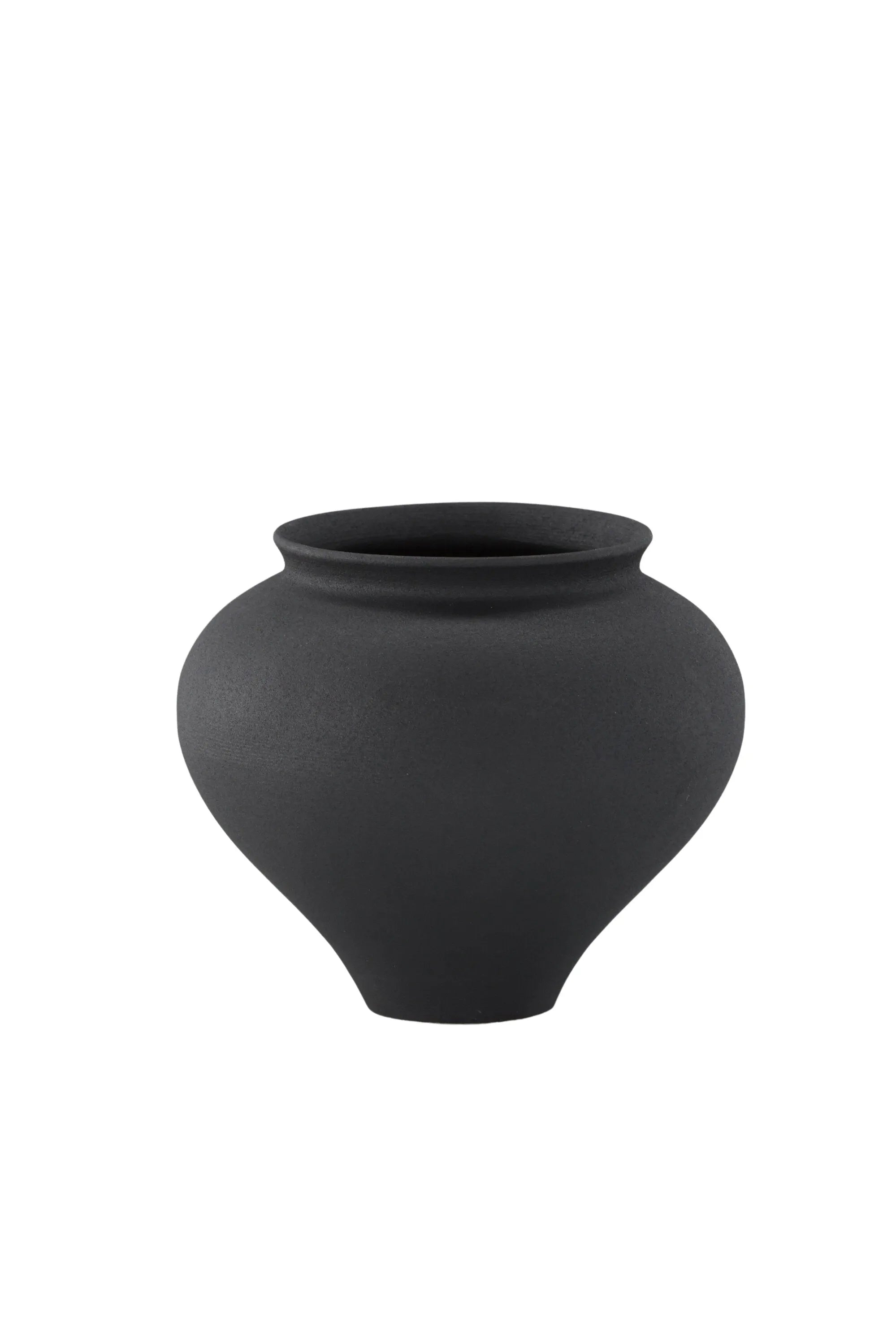 Rellis Vase in Schwarz präsentiert im Onlineshop von KAQTU Design AG. Vase ist von Venture Home