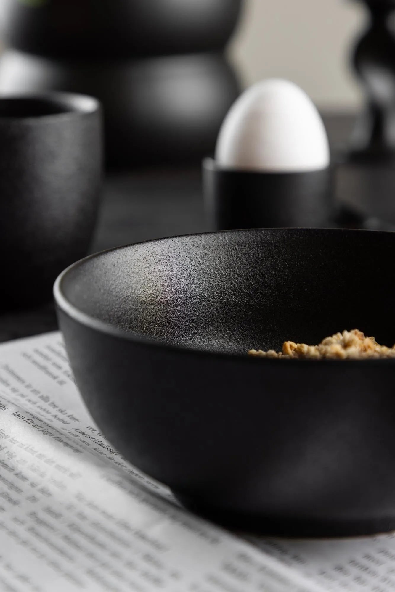 Wabi Sabi Bowl in Schwarz präsentiert im Onlineshop von KAQTU Design AG. Schale ist von Venture Home