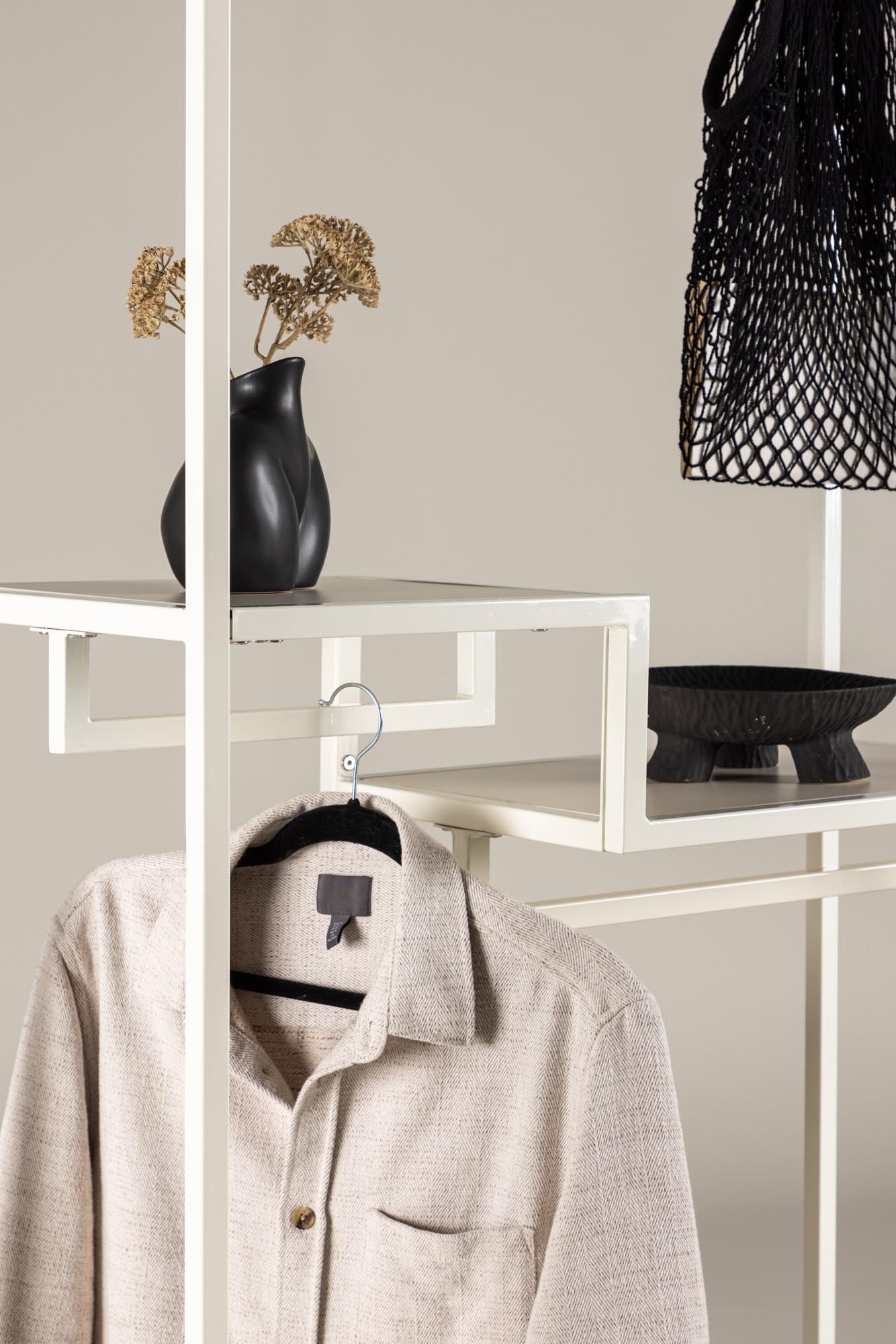 Staal Hänger in Beige präsentiert im Onlineshop von KAQTU Design AG. Garderobe ist von Venture Home