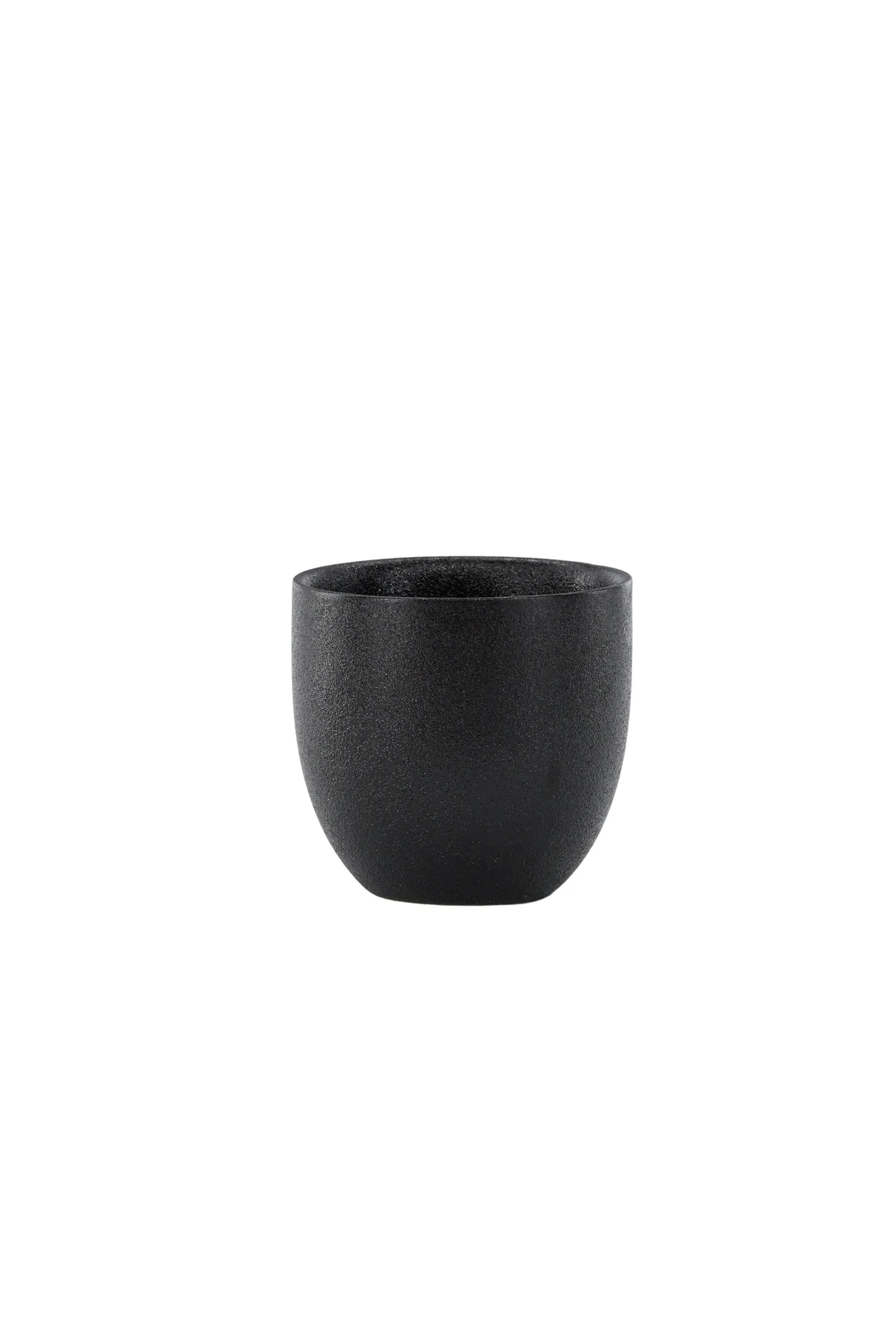 Wabi Sabi Kaffeetasse in Schwarz präsentiert im Onlineshop von KAQTU Design AG. Kaffeetassen ist von Venture Home